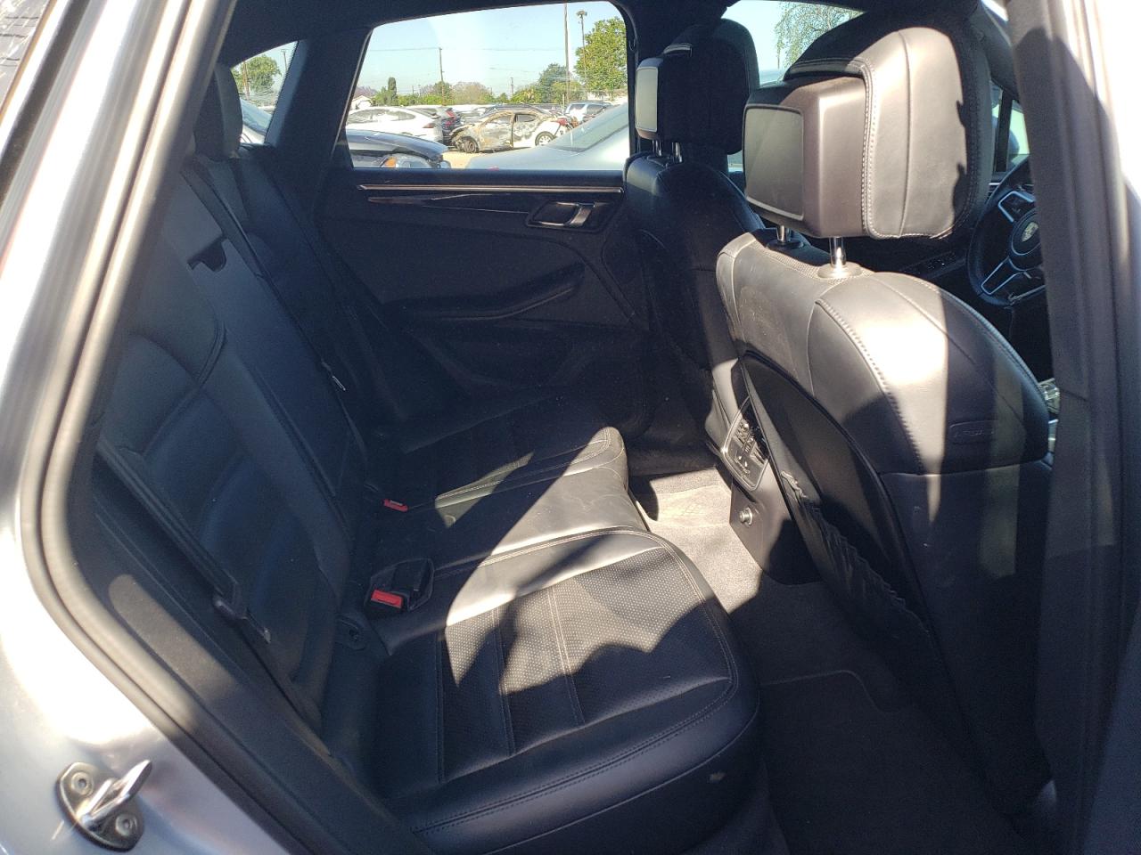 Photo 6 from auction – 2016 PORSCHE MACAN S with VIN WP1AB2A58GLB53480