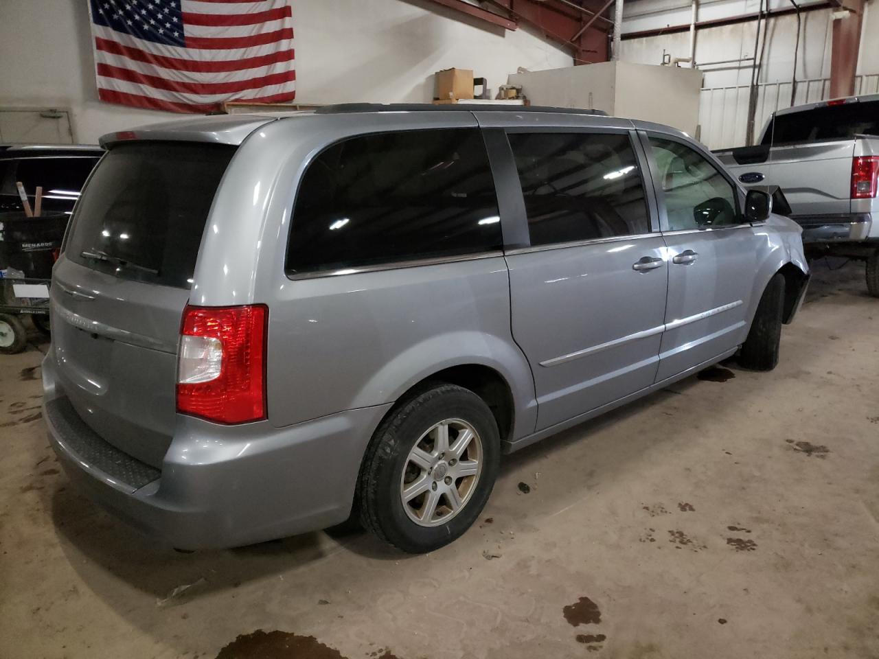 Photo 4 from auction – 2013 CHRYSLER TOWN & COU with VIN 2C4RC1BGXDR657933