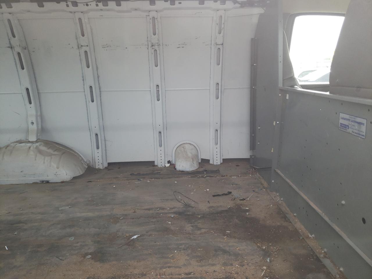 Photo 6 from auction – 2011 GMC SAVANA G25 with VIN 1GTW7FCA1B1185394