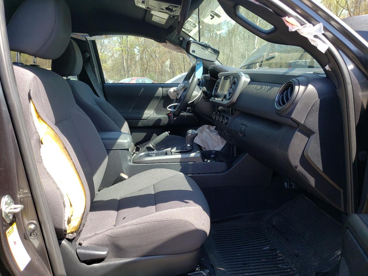 Photo 5 from auction – 2017 TOYOTA TACOMA DOU with VIN 3TMDZ5BN9HM024576
