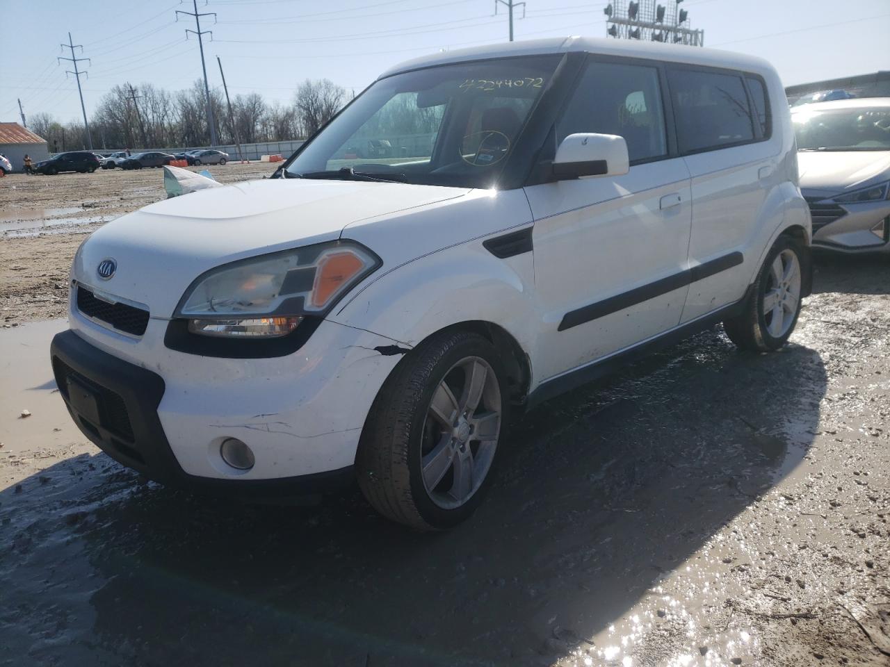 Photo 2 from auction – 2010 KIA SOUL + with VIN KNDJT2A28A7037152