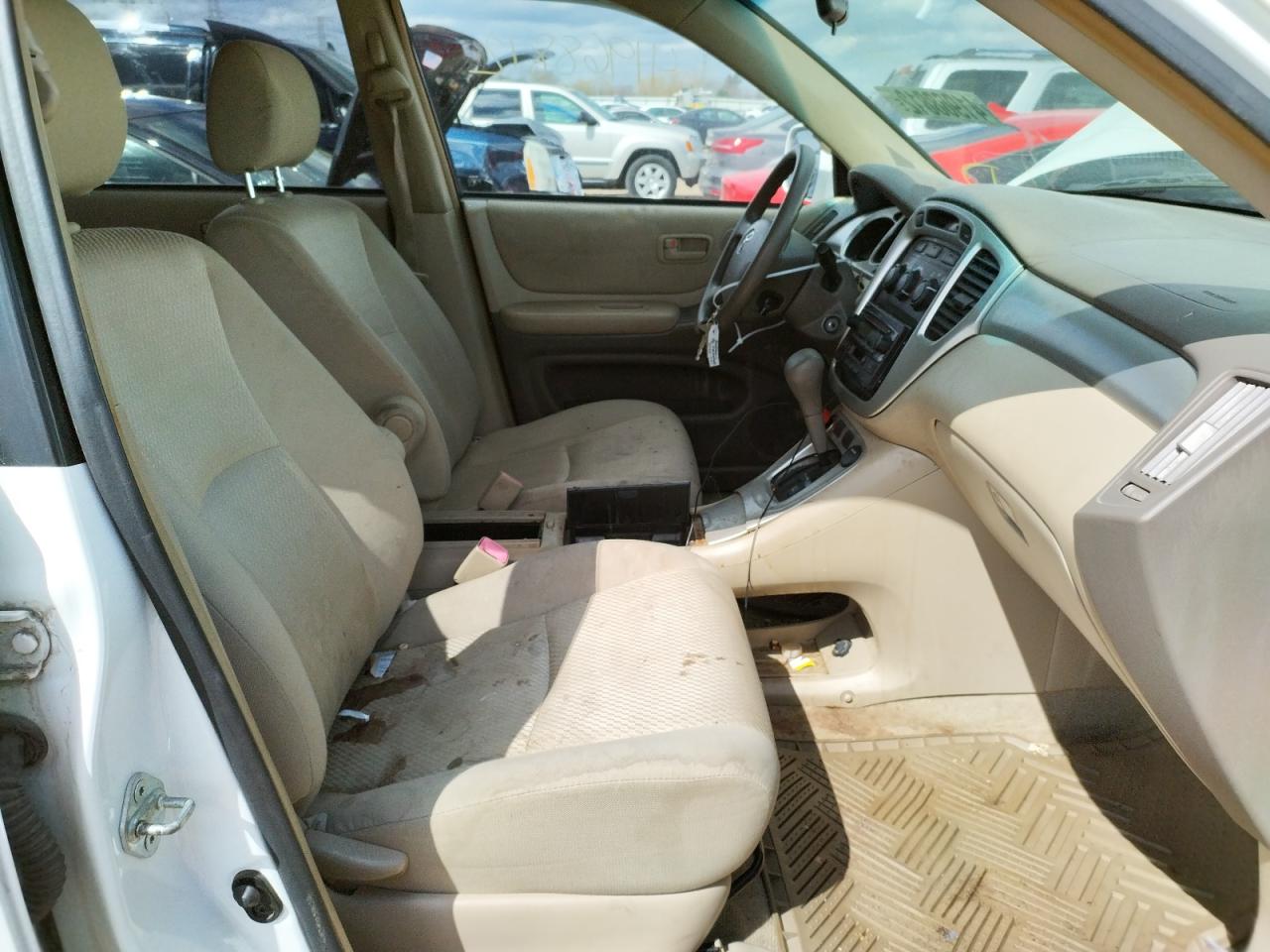 Photo 5 from auction – 2006 TOYOTA HIGHLANDER with VIN JTEGD21A960152966