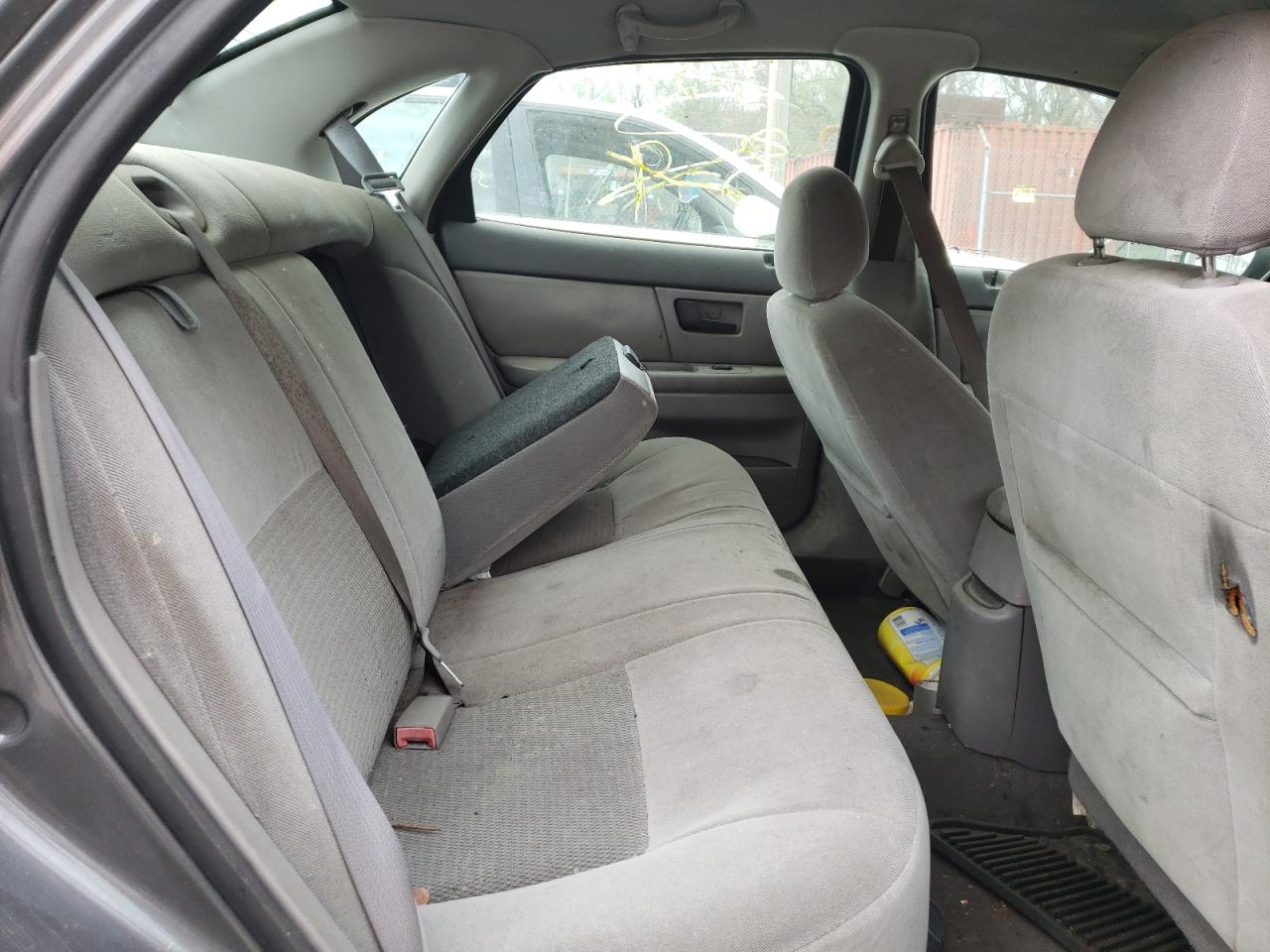 Photo 6 from auction – 2004 FORD TAURUS SE with VIN 1FAFP53U74A135645