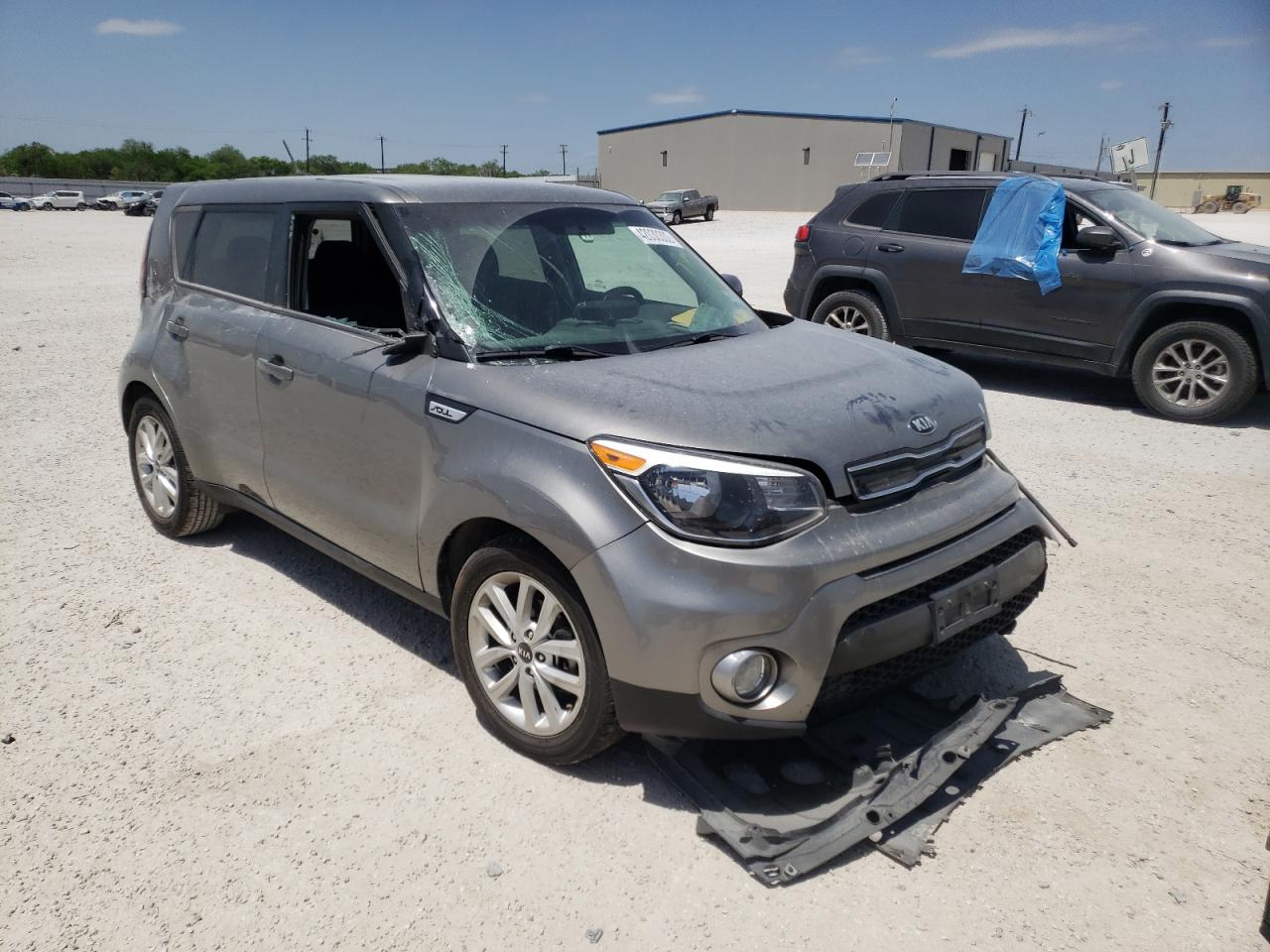 KIA SOUL + 2018 z numerem VIN KNDJP3A53J7536803 - Zdjęcie z aukcji
