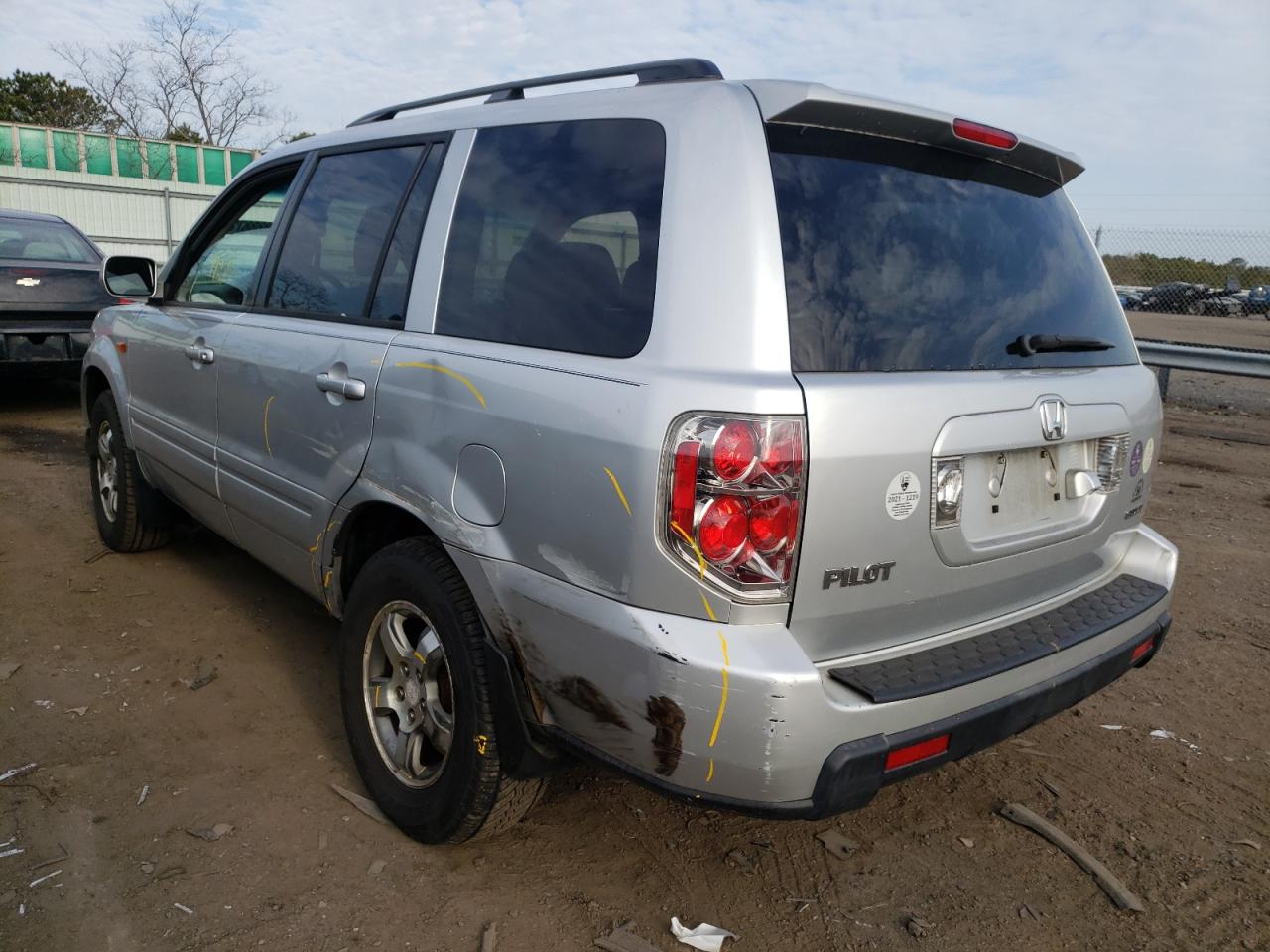 Photo 3 from auction – 2006 HONDA PILOT EX with VIN 5FNYF18766B011863