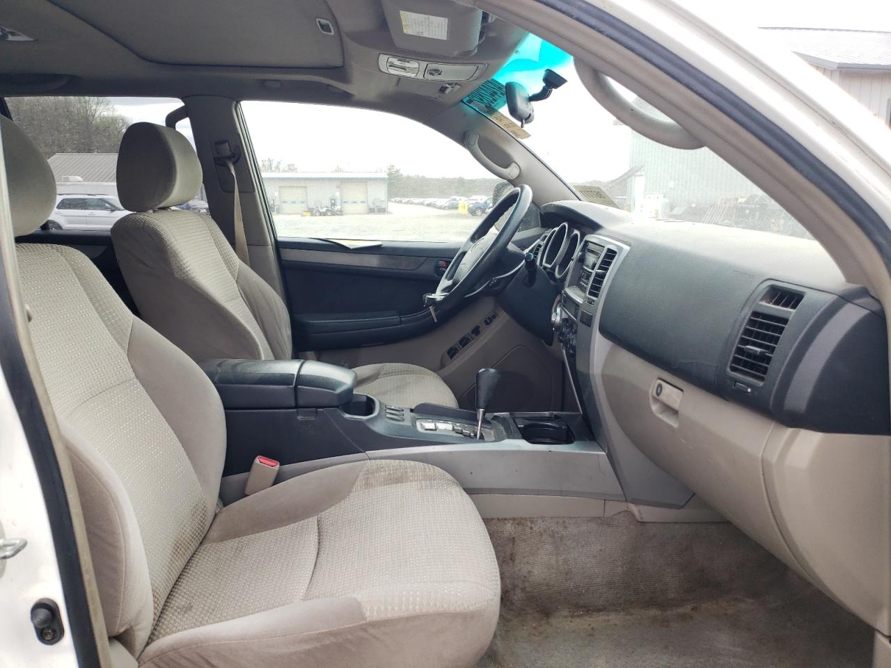 Photo 5 from auction – 2005 TOYOTA 4RUNNER SR with VIN JTEBU14RX50058647