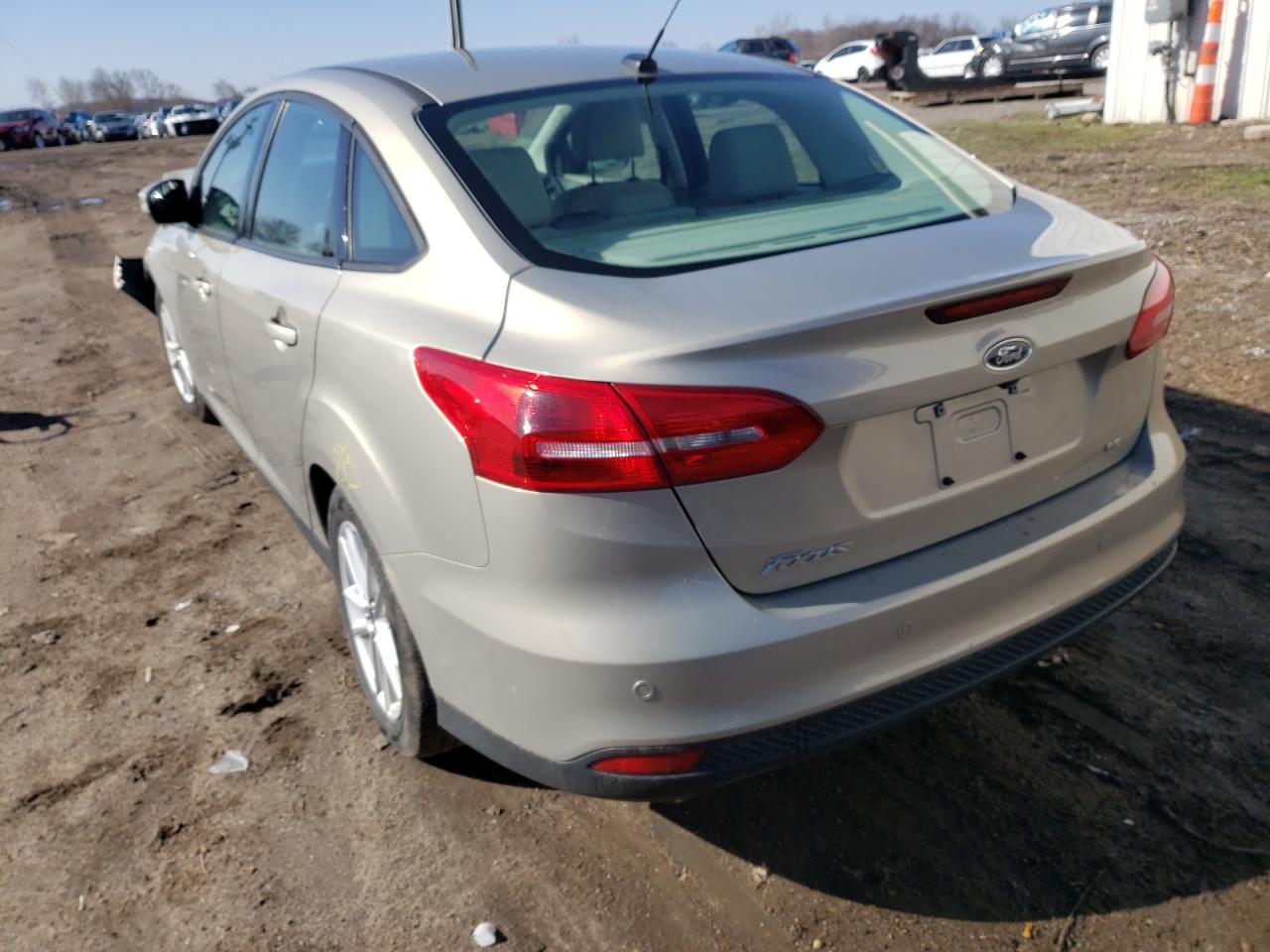 Photo 3 from auction – 2016 FORD FOCUS SE with VIN 1FADP3F28GL248230