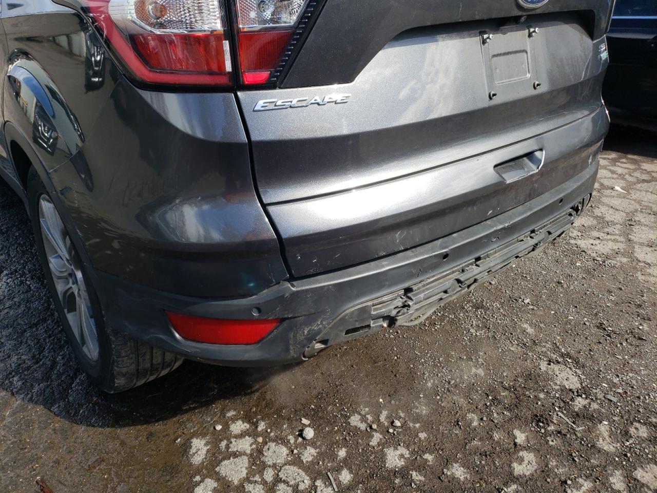 Photo 9 from auction – 2017 FORD ESCAPE SE with VIN 1FMCU9G91HUE75246