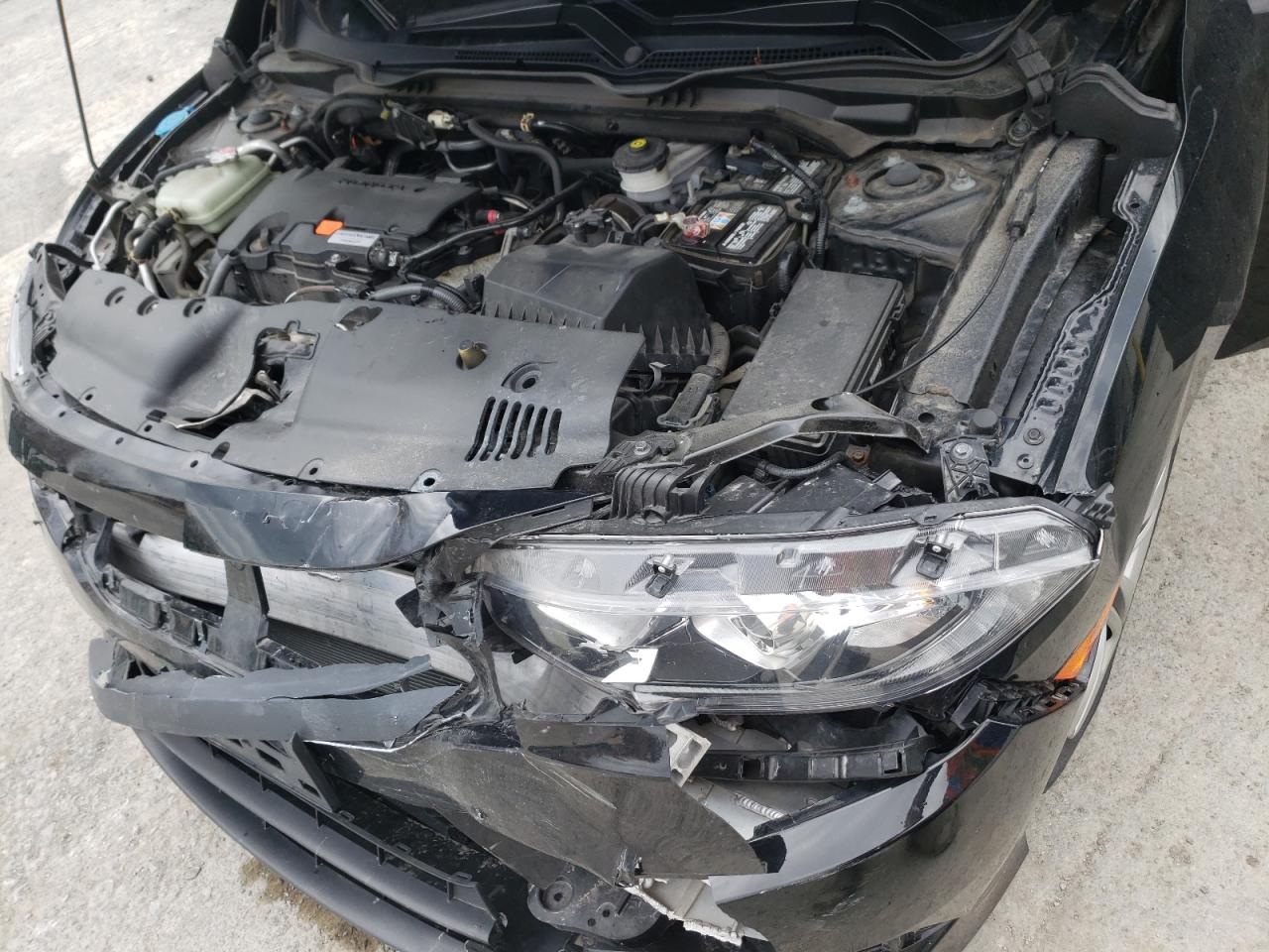 Photo 7 from auction – 2017 HONDA CIVIC LX with VIN 19XFC2F58HE228590