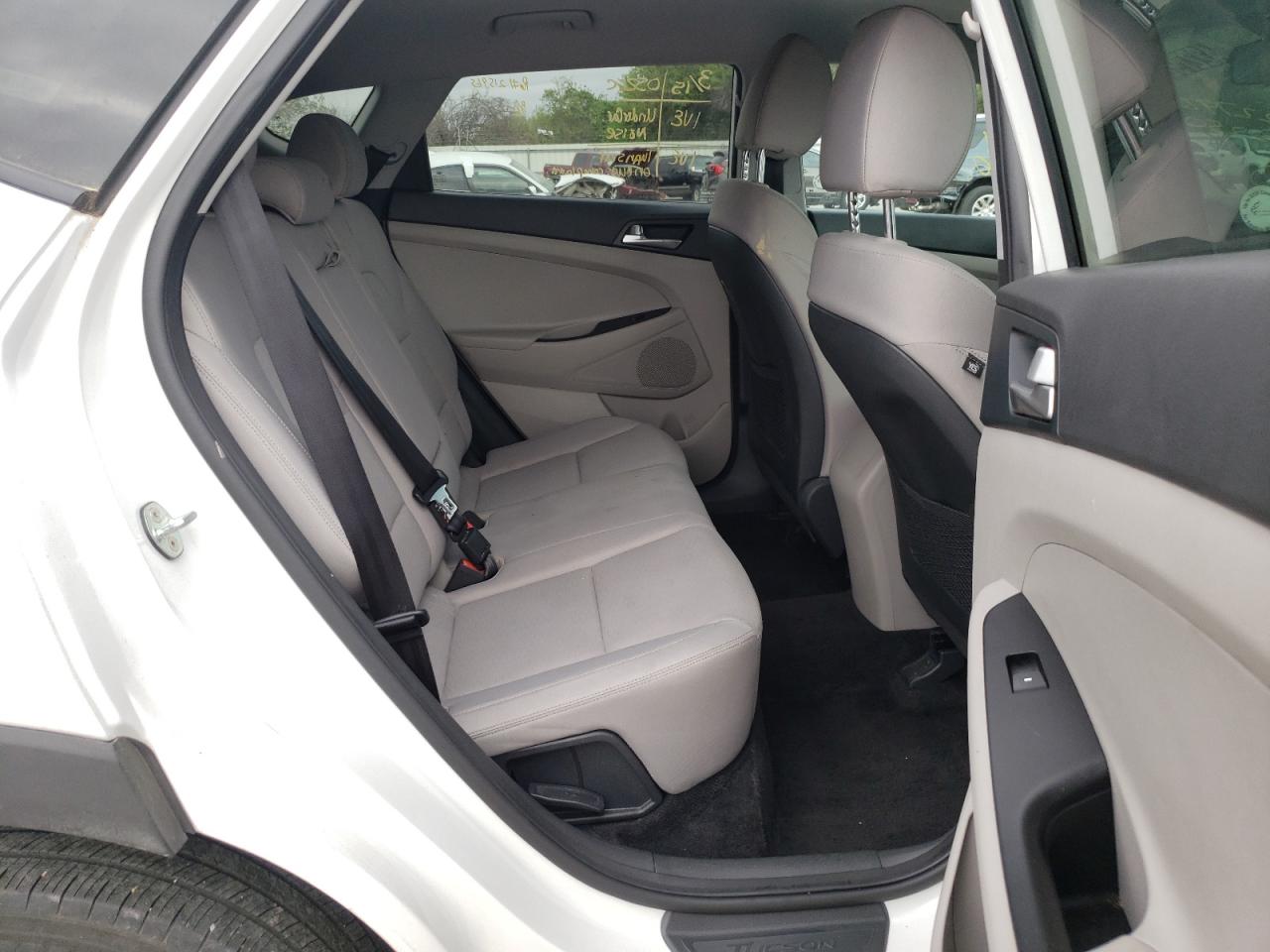 Photo 6 from auction – 2020 HYUNDAI TUCSON SE with VIN KM8J2CA43LU122250