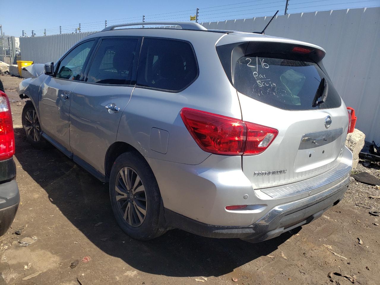 Photo 3 from auction – 2017 NISSAN PATHFINDER with VIN 5N1DR2MM3HC909307
