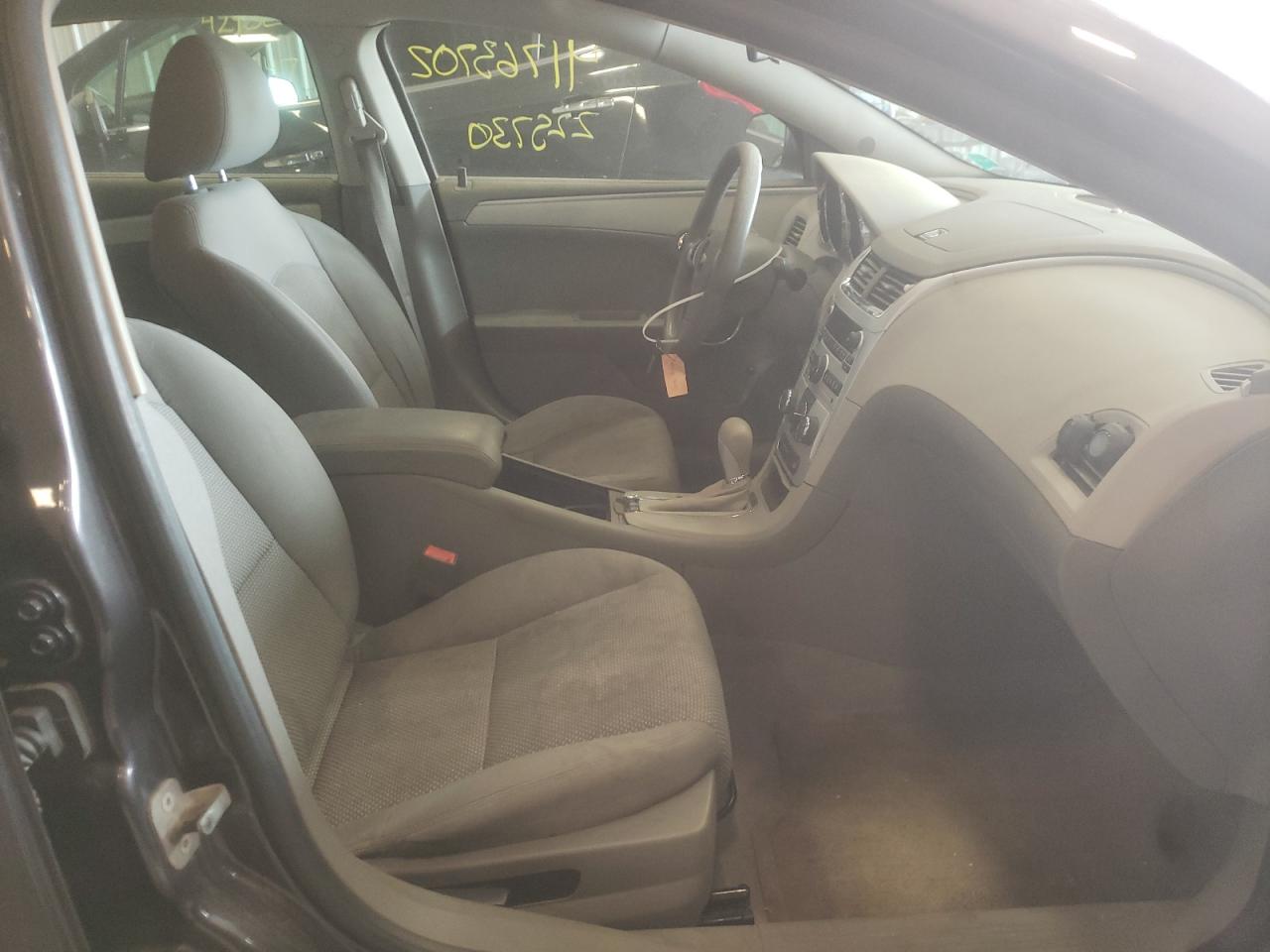 Photo 5 from auction – 2010 CHEVROLET MALIBU LS with VIN 1G1ZA5EK5A4160597