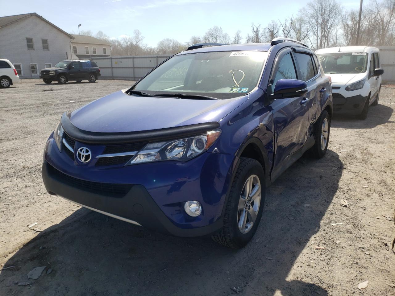 Photo 2 from auction – 2015 TOYOTA RAV4 XLE with VIN 2T3RFREV9FW384170