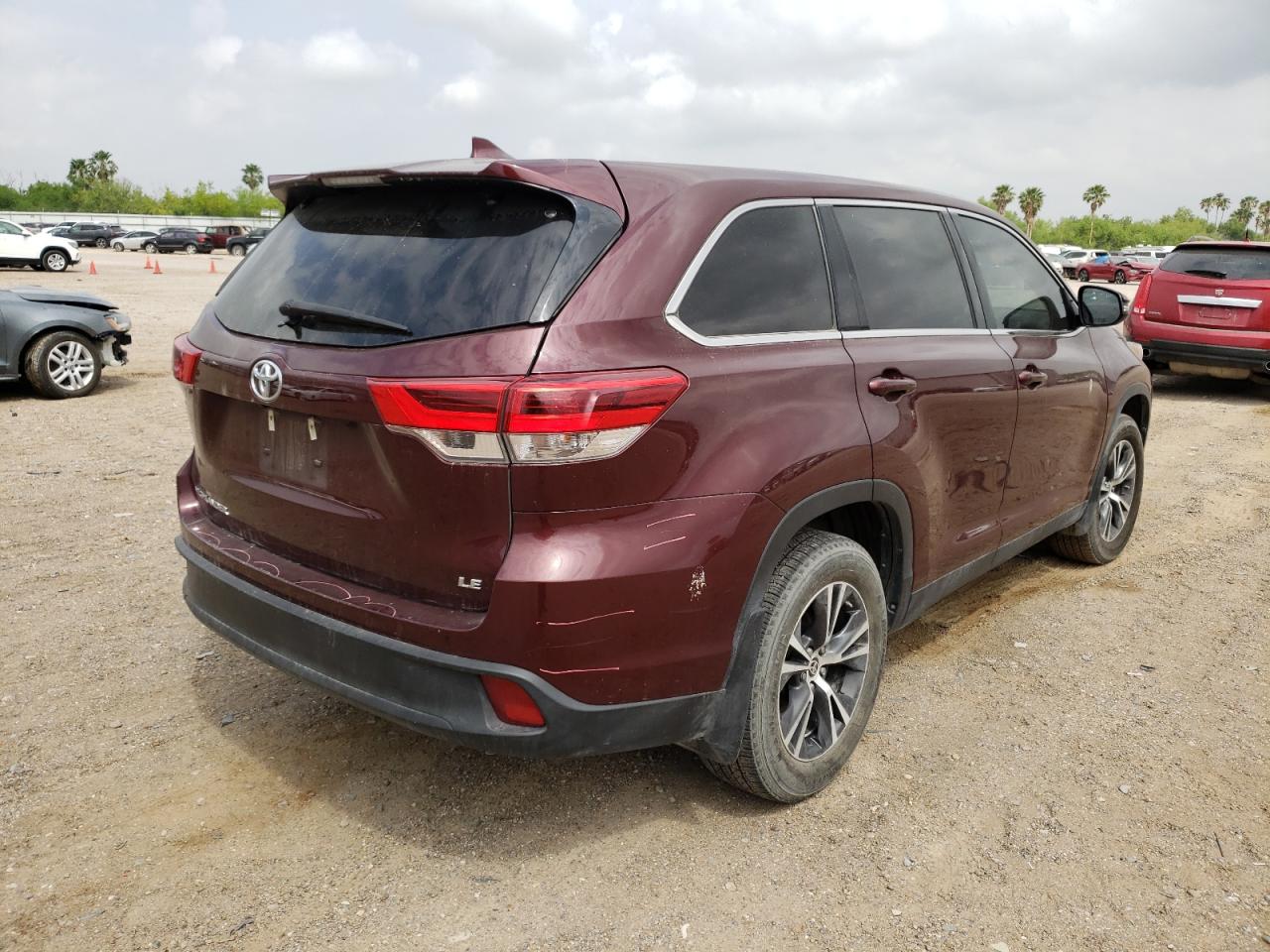 Photo 4 from auction – 2019 TOYOTA HIGHLANDER with VIN 5TDZZRFH9KS369518