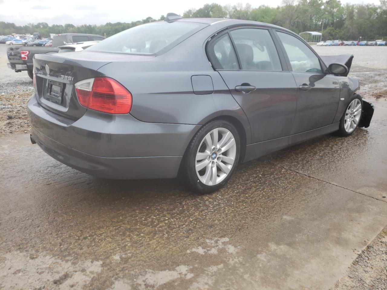 Photo 4 from auction – 2006 BMW 325 I with VIN WBAVB13576PT21284