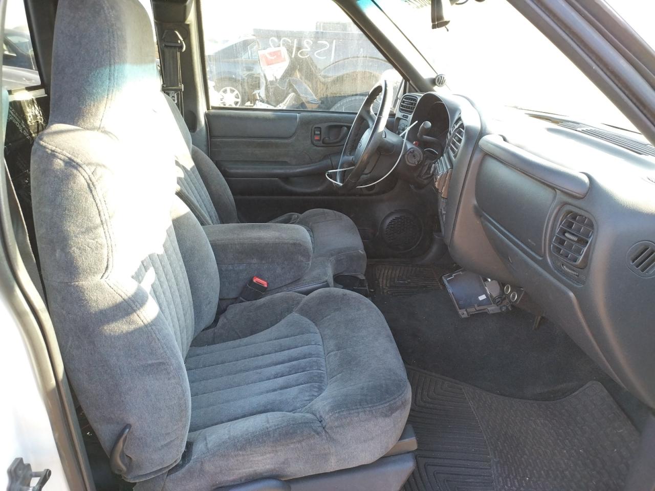 Photo 5 from auction – 2001 CHEVROLET S10 PICKUP with VIN 1GCCS195818192797