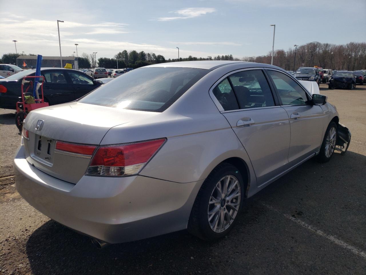 Photo 4 from auction – 2011 HONDA ACCORD LX with VIN 1HGCP2F33BA043834