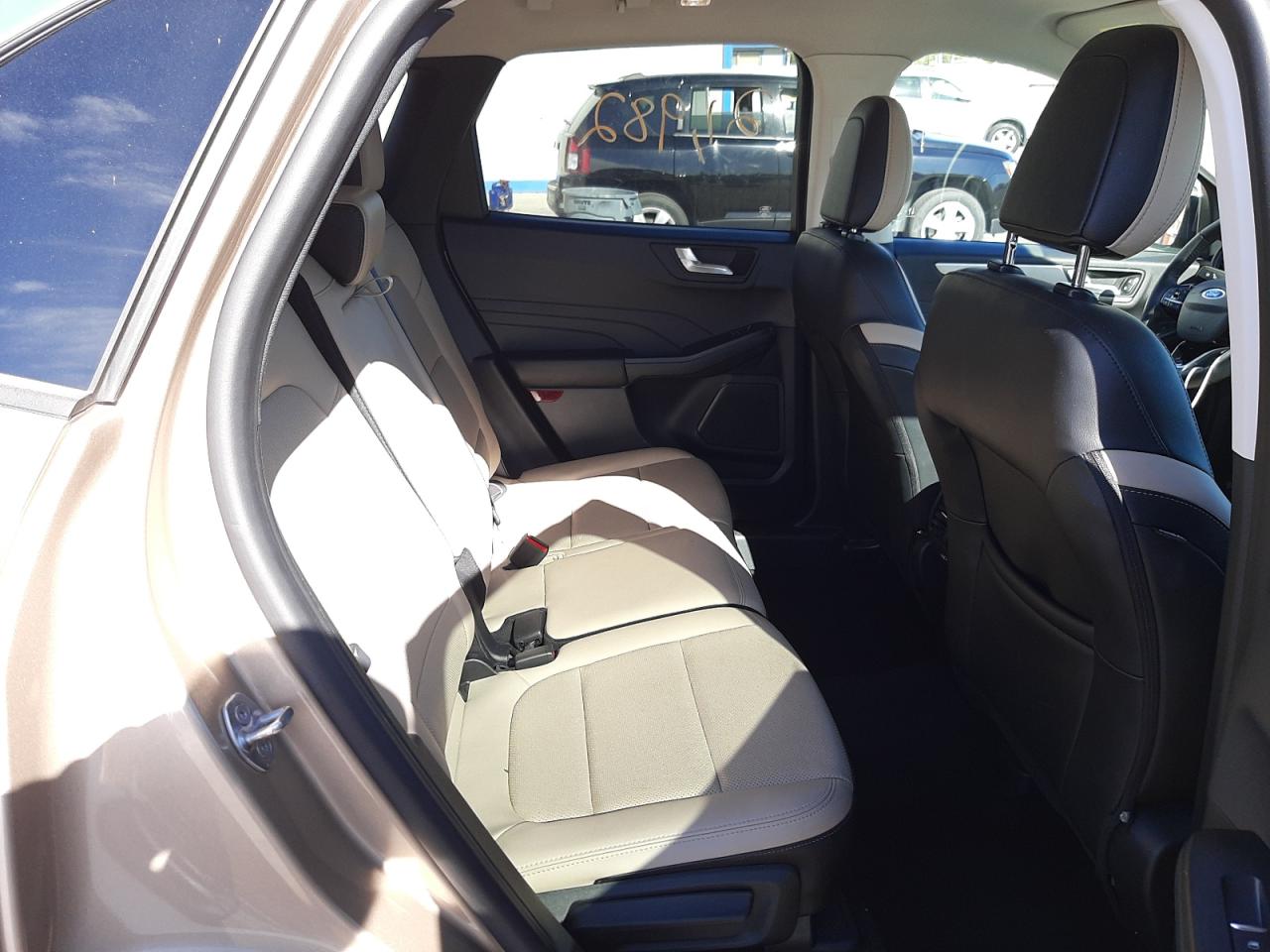 Photo 6 from auction – 2021 FORD ESCAPE SEL with VIN 1FMCU9H64MUA51932
