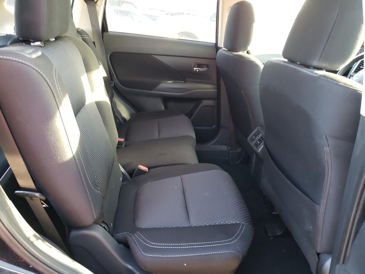 Photo 6 from auction – 2019 MITSUBISHI OUTLANDER with VIN JA4AZ3A35KZ006468