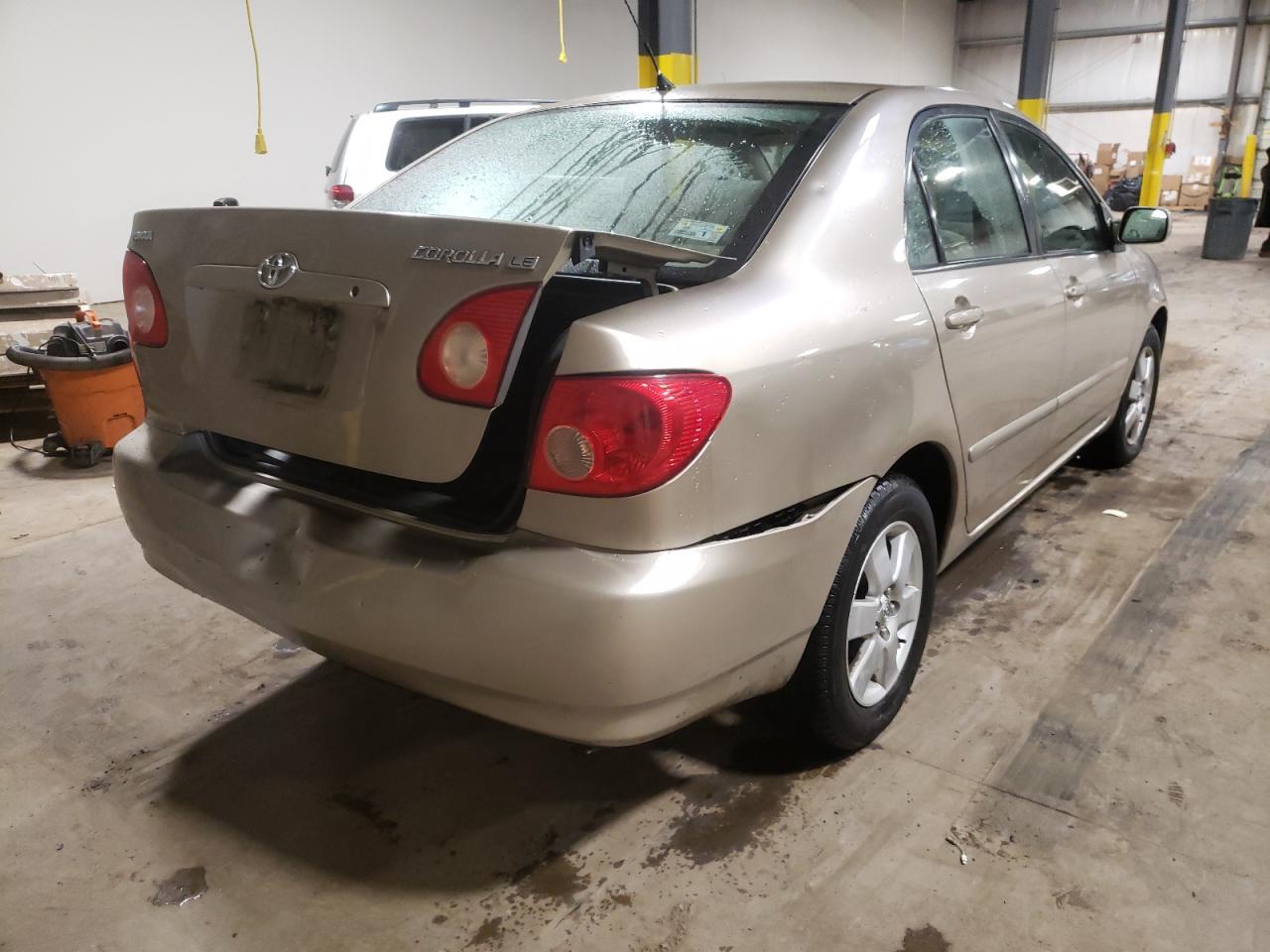 Photo 4 from auction – 2005 TOYOTA COROLLA CE with VIN 2T1BR30E05C399873