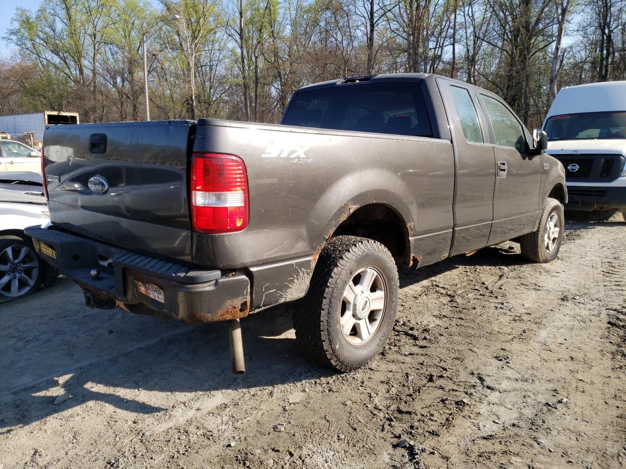 Photo 4 from auction – 2005 FORD F150 with VIN 1FTRX14W45NA72076