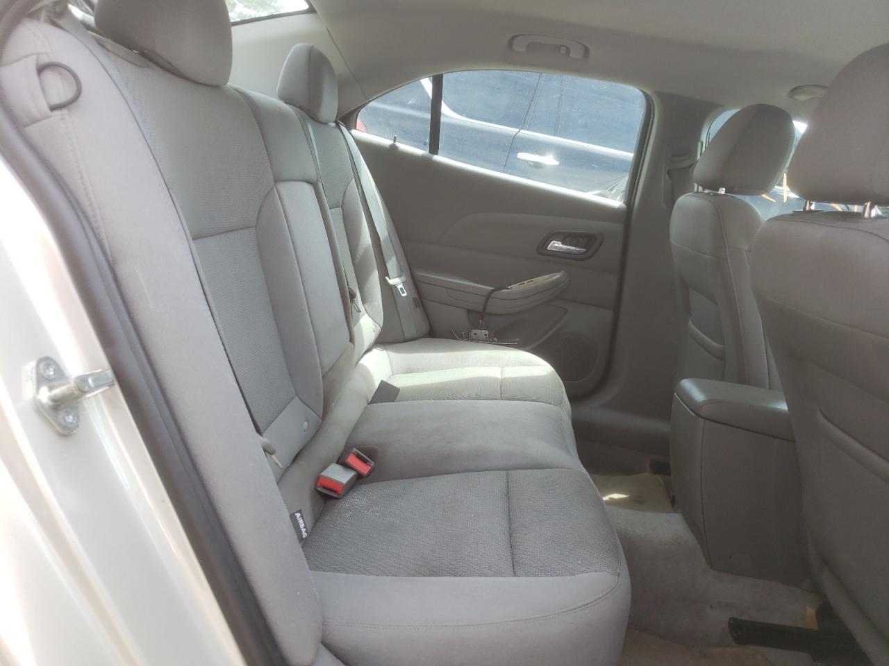 Photo 6 from auction – 2014 CHEVROLET MALIBU LS with VIN 1G11B5SL7EF214371