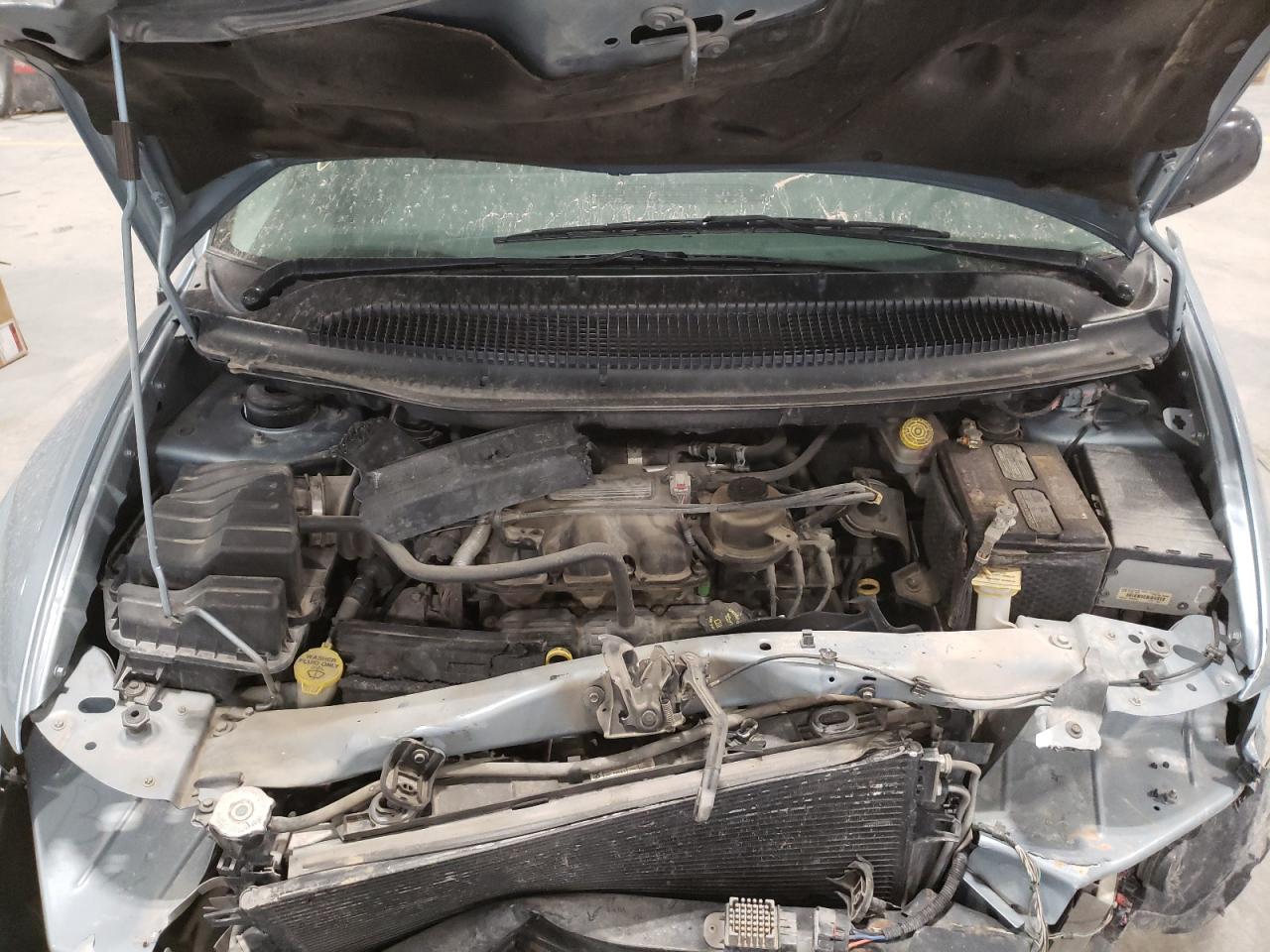 Photo 7 from auction – 2005 CHRYSLER TOWN & COU with VIN 2C4GP44R85R552952