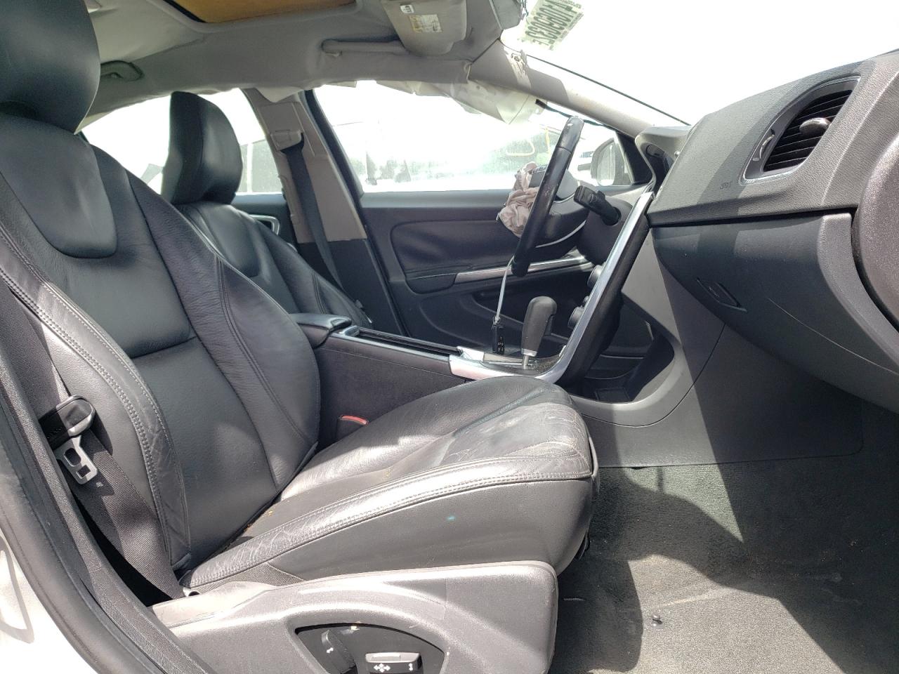 Photo 5 from auction – 2012 VOLVO S60 T5 with VIN YV1622FS7C2043228