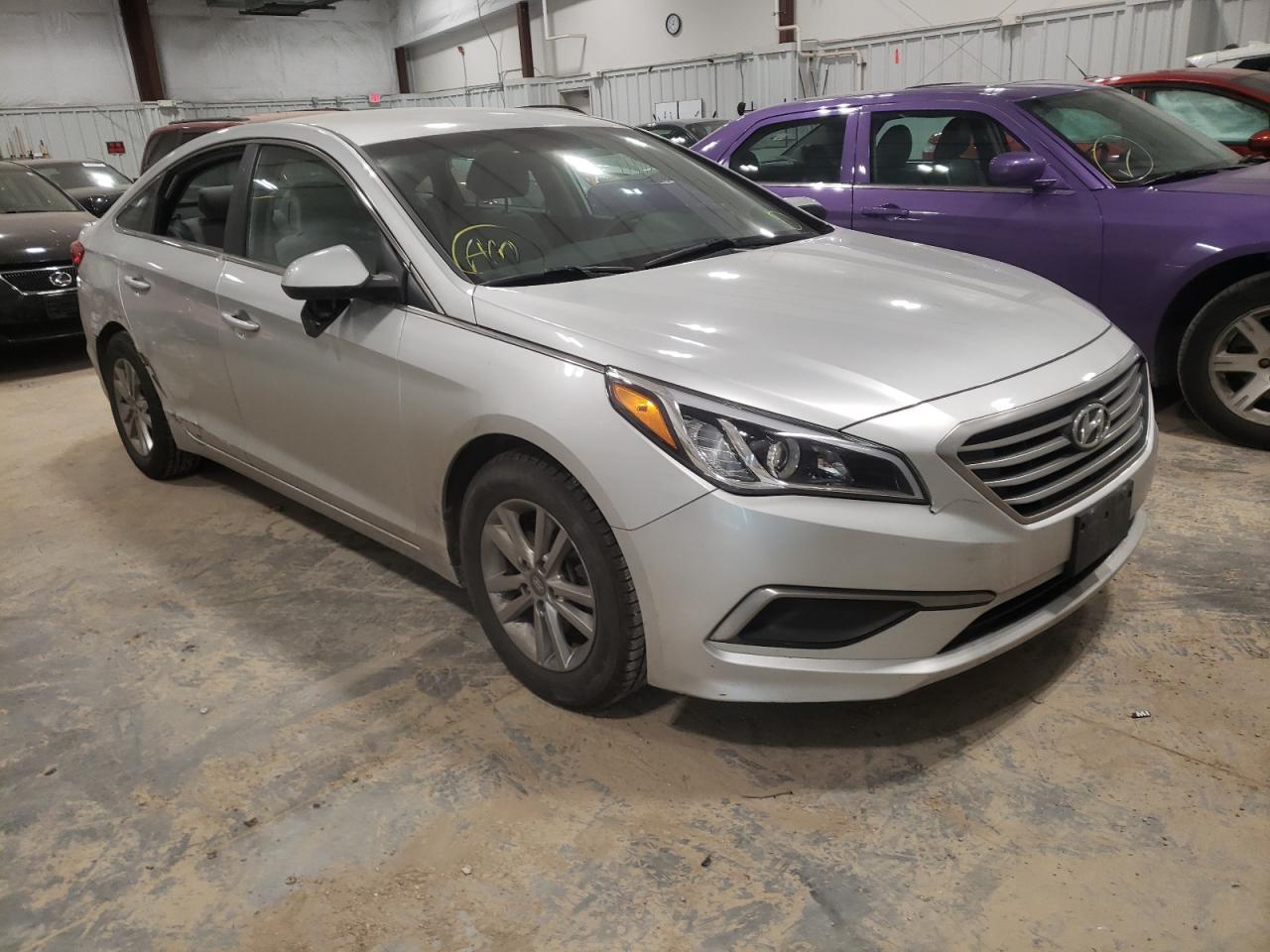 HYUNDAI SONATA SE 2016 with VIN 5NPE24AF4GH404460 - Photo from auction