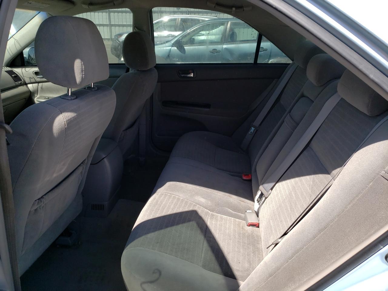 Photo 6 from auction – 2005 TOYOTA CAMRY LE with VIN 4T1BE32K45U528257
