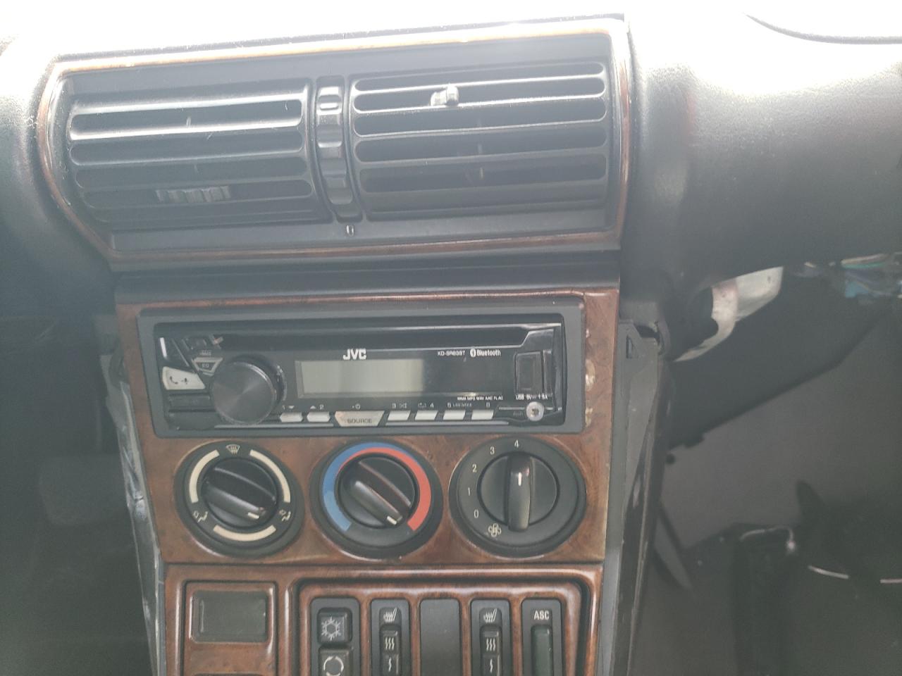 Photo 10 from auction – 1996 BMW Z3 1.9 with VIN 4USCH7326TLB71508