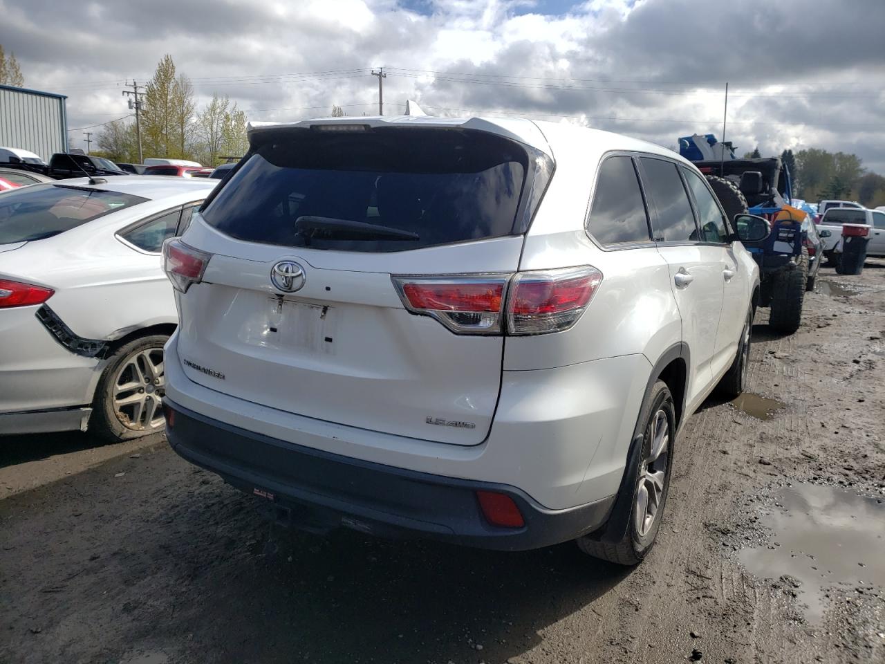 Photo 4 from auction – 2014 TOYOTA HIGHLANDER with VIN 5TDBKRFH4ES007123