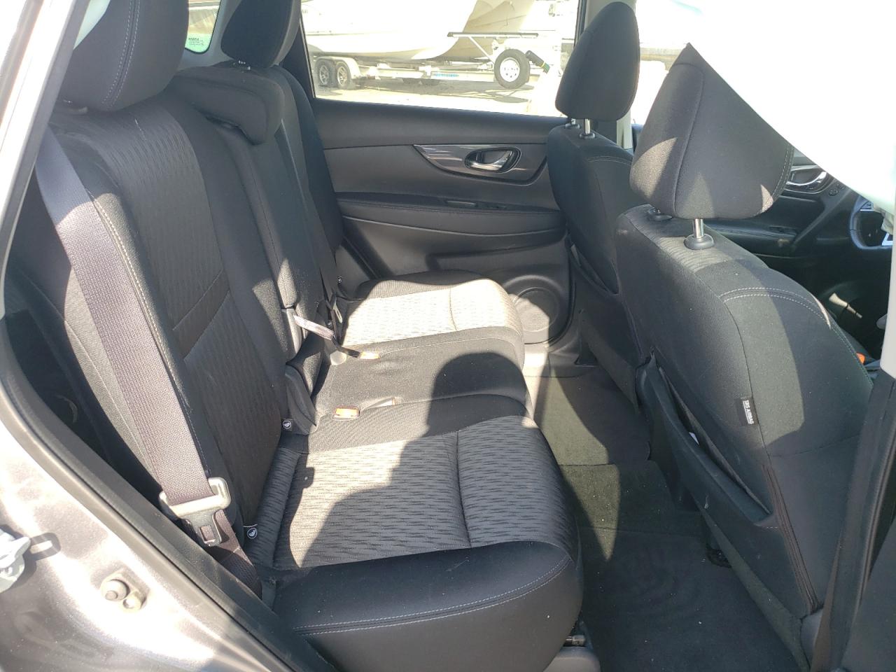 Photo 6 from auction – 2017 NISSAN ROGUE S with VIN KNMAT2MT7HP506889