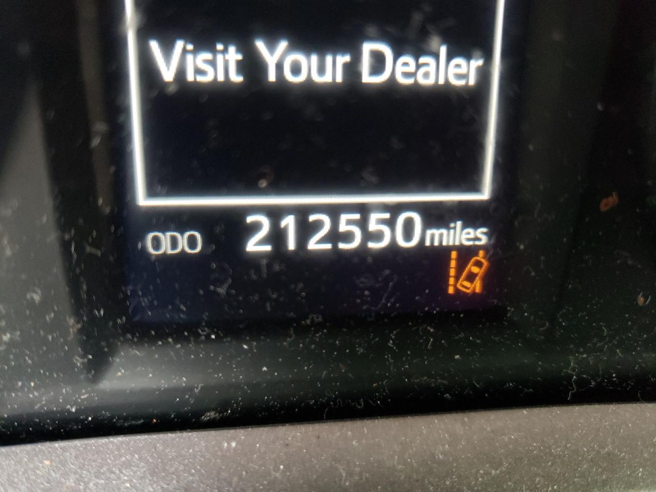 Photo 8 from auction – 2018 TOYOTA RAV4 LE with VIN JTMZFREVXJJ190822