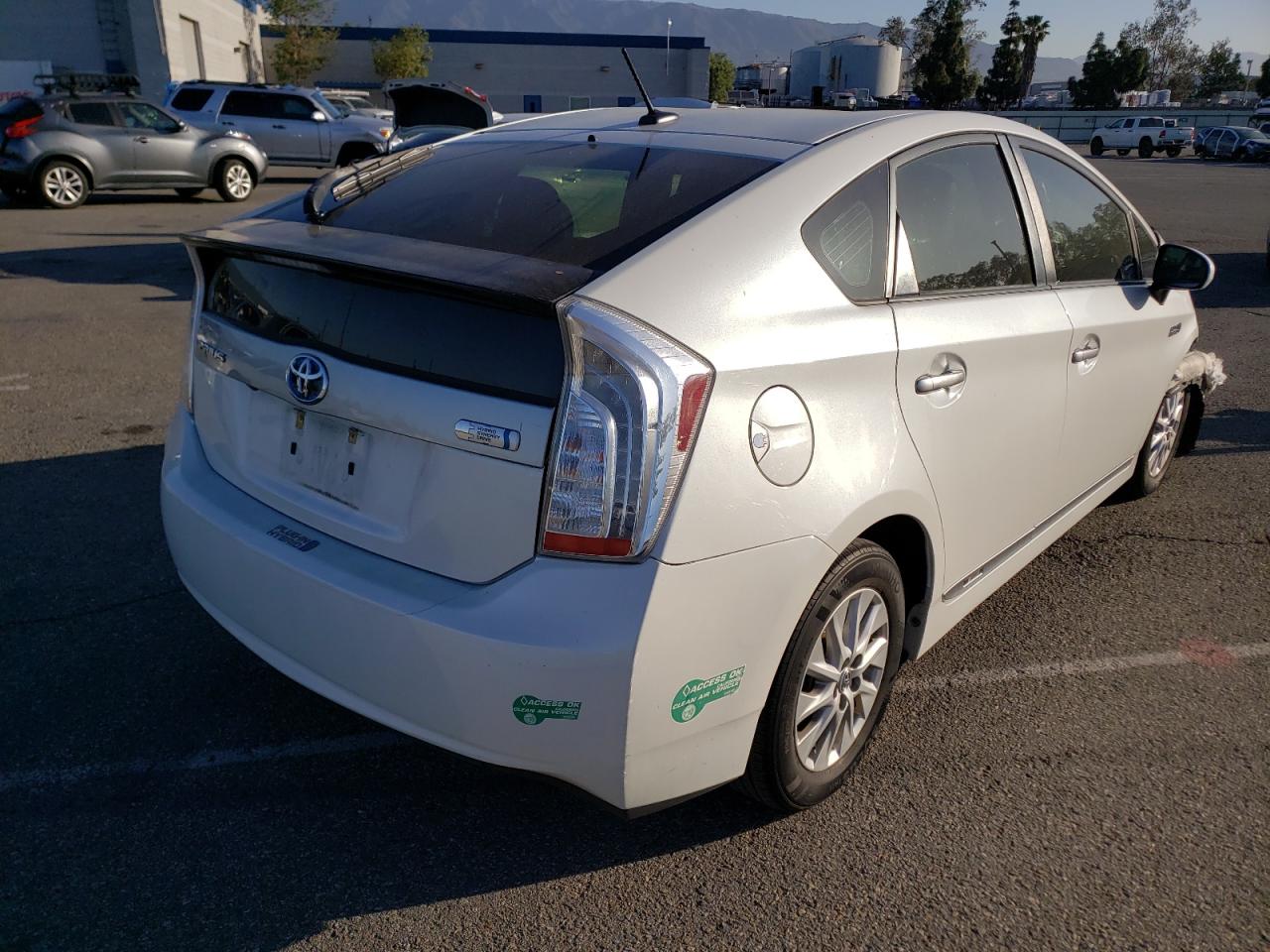 Photo 4 from auction – 2013 TOYOTA PRIUS PLUG with VIN JTDKN3DP2D3043102