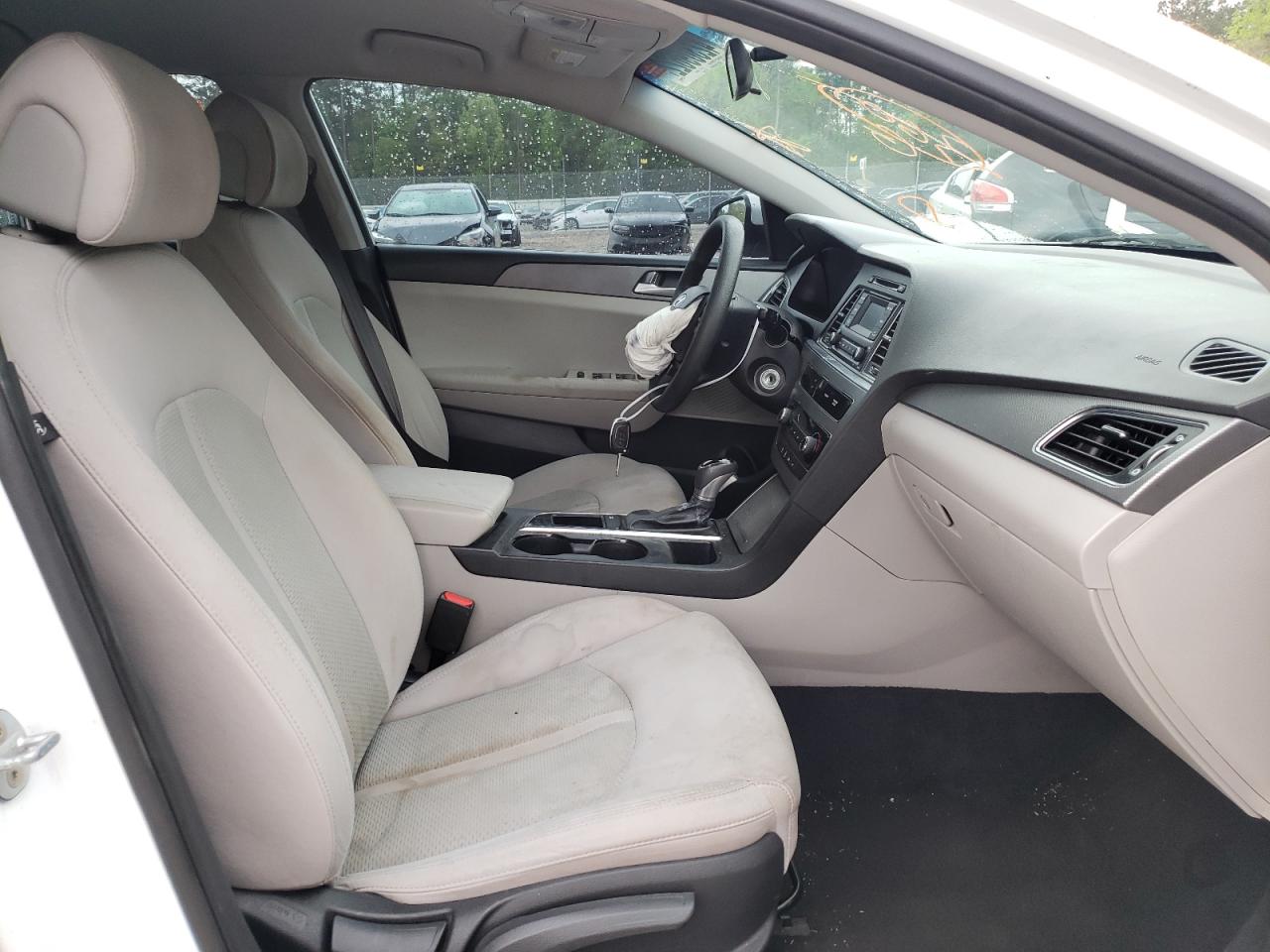 Photo 5 from auction – 2016 HYUNDAI SONATA SE with VIN 5NPE24AF5GH394439