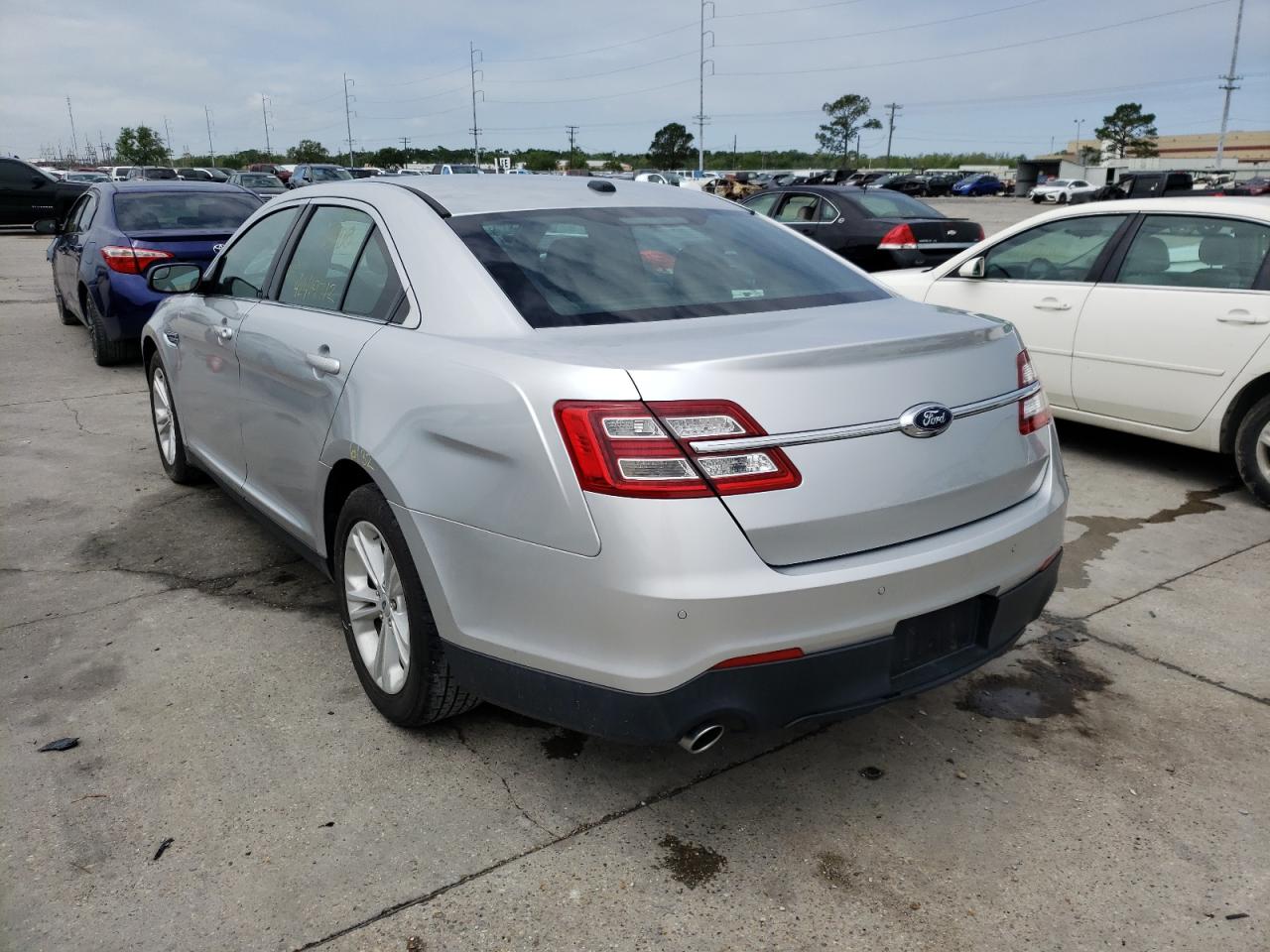 Photo 3 from auction – 2016 FORD TAURUS SEL with VIN 1FAHP2E83GG111688