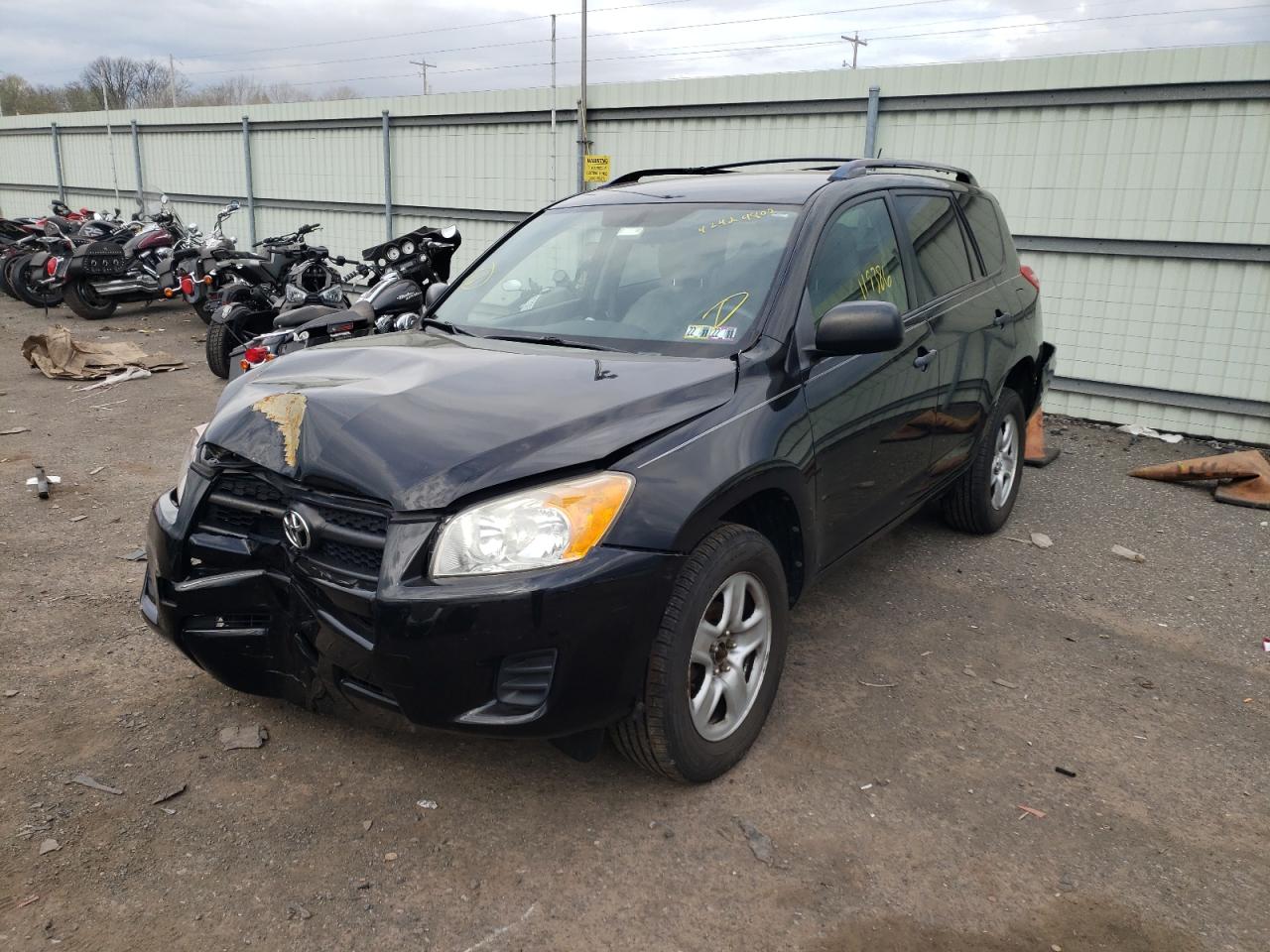 Photo 2 from auction – 2011 TOYOTA RAV4 with VIN JTMBF4DV6B5044921