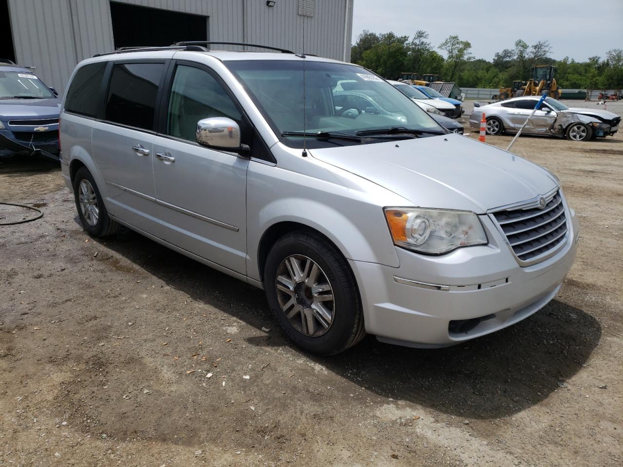 CHRYSLER TOWN & COU 2008 with VIN 2A8HR64X28R735947 - Photo from auction