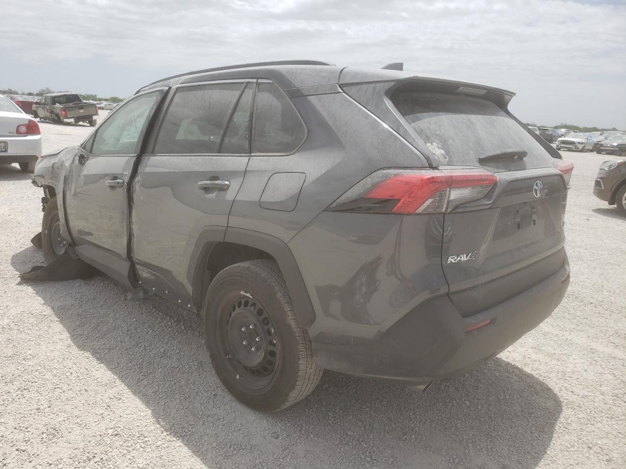 Photo 3 from auction – 2021 TOYOTA RAV4 LE with VIN 2T3K1RFVXMW153208