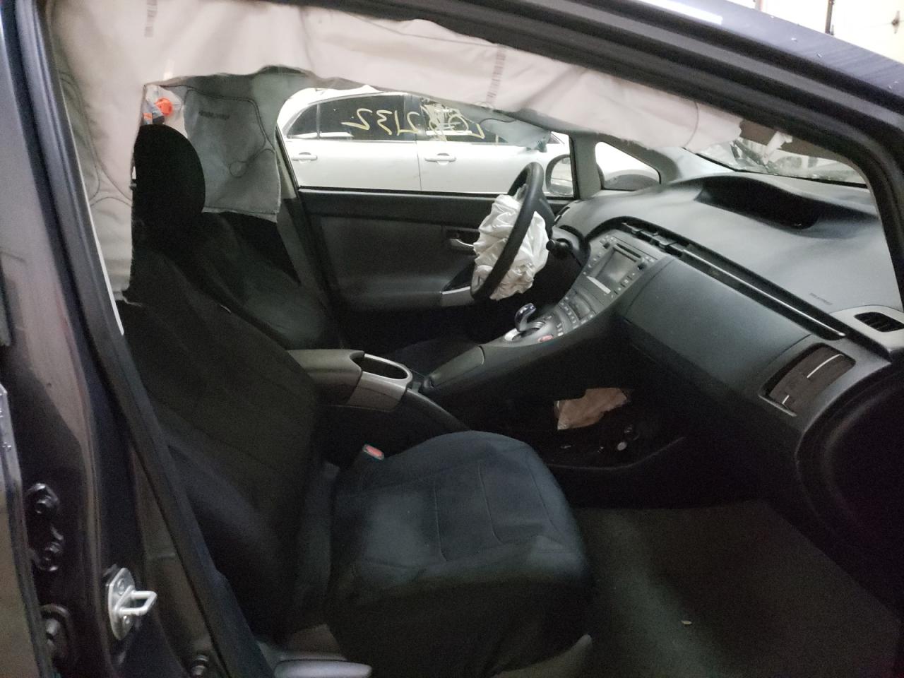 Photo 5 from auction – 2014 TOYOTA PRIUS with VIN JTDKN3DU9E1773818