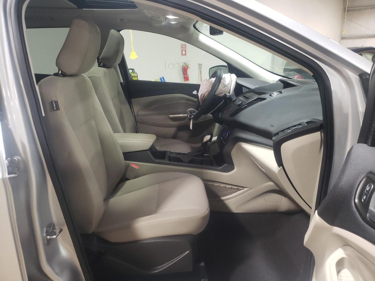 Photo 5 from auction – 2018 FORD ESCAPE SE with VIN 1FMCU9GD1JUC28707