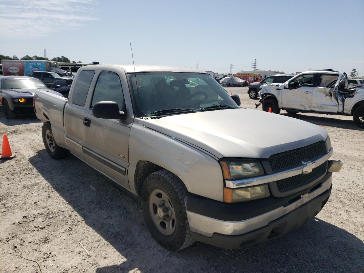 CHEVROLET SILVERADO 2004 with VIN 2GCEC19V041214336 - Photo from auction