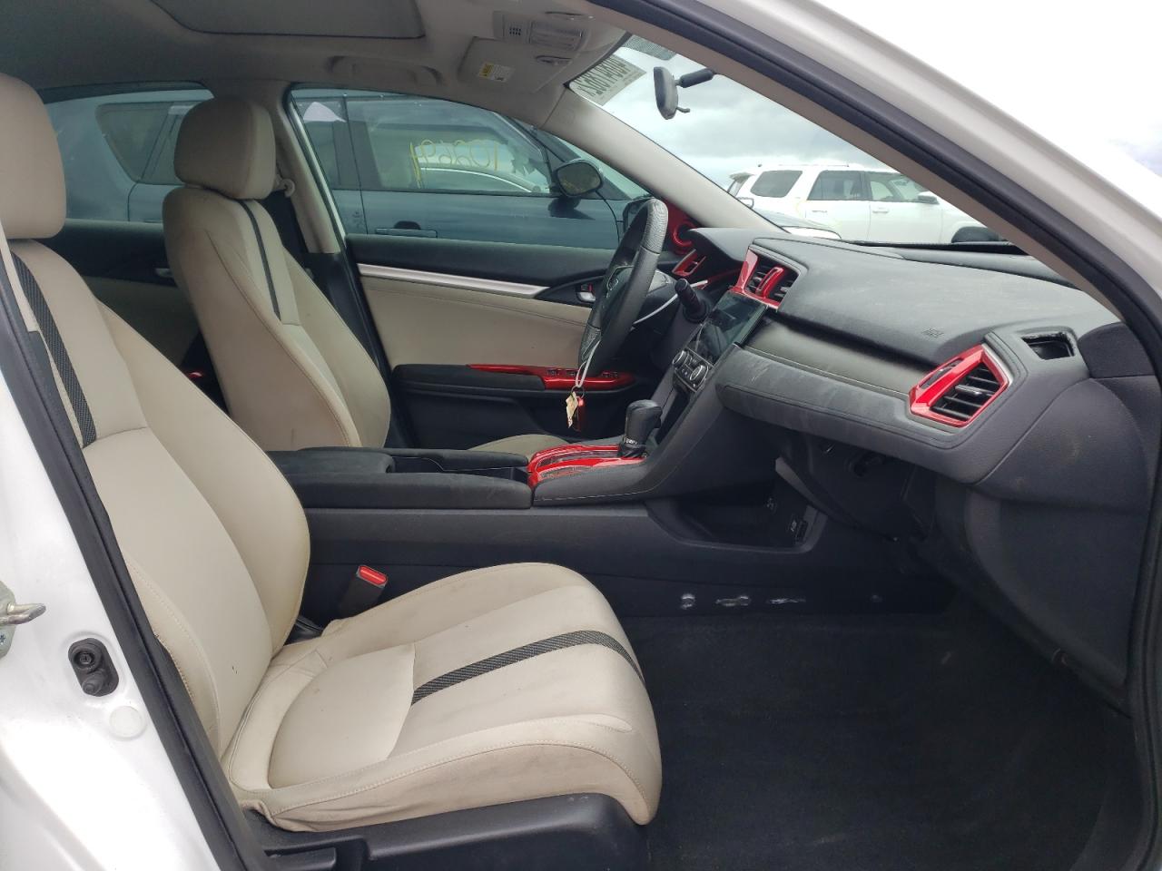 Photo 5 from auction – 2016 HONDA CIVIC EX with VIN 19XFC1F37GE000040