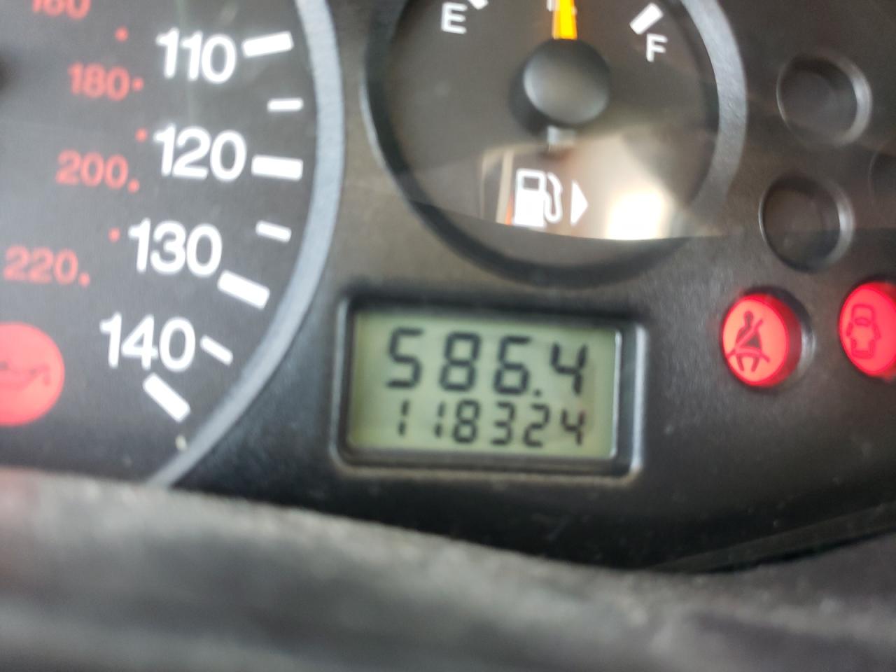صورة رقم 8 من المزاد - 2002 FORD FOCUS LX مع VIN 1FAFP33P02W206280