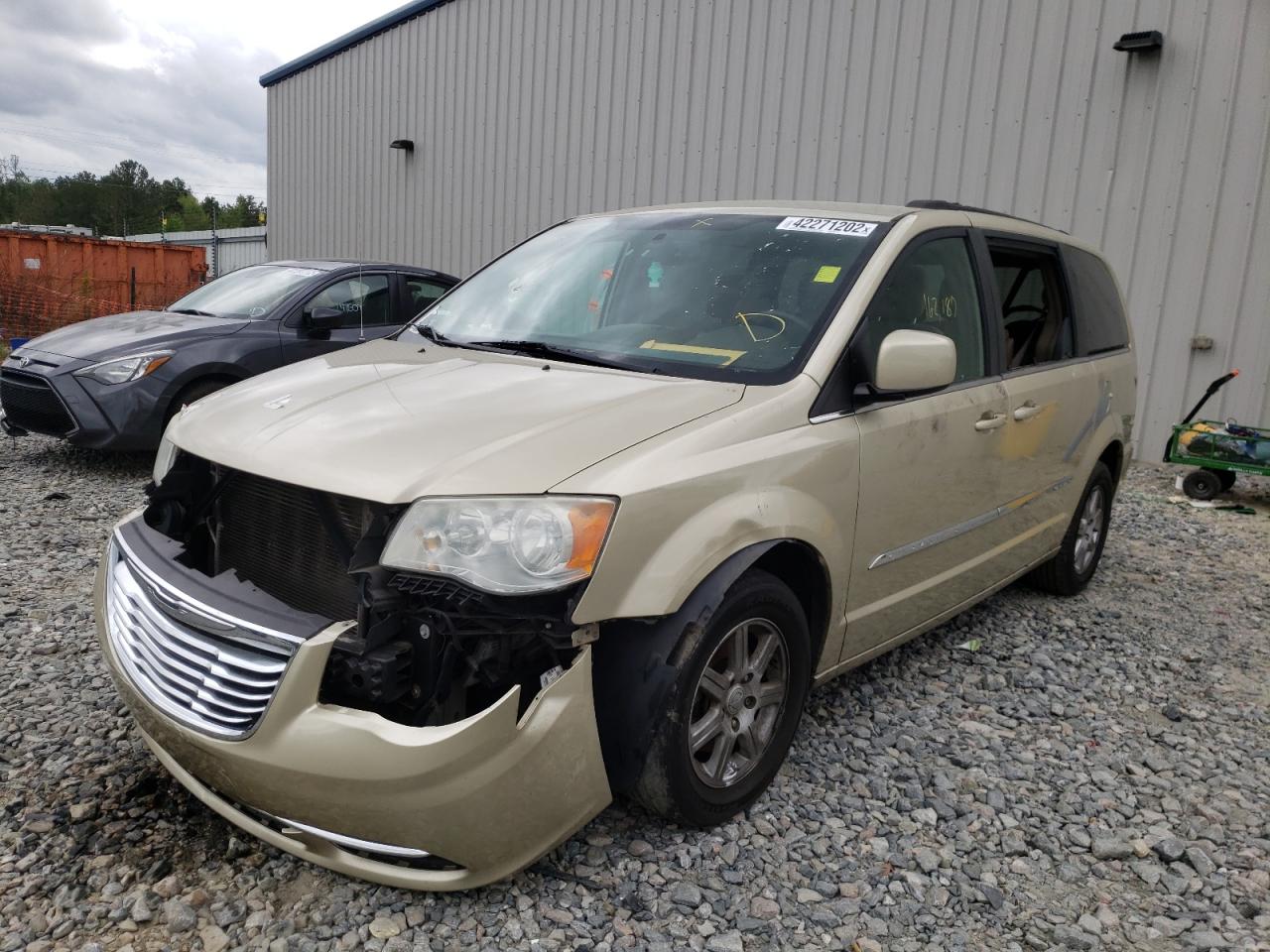 Photo 2 from auction – 2011 CHRYSLER TOWN & COU with VIN 2A4RR5DG3BR697829