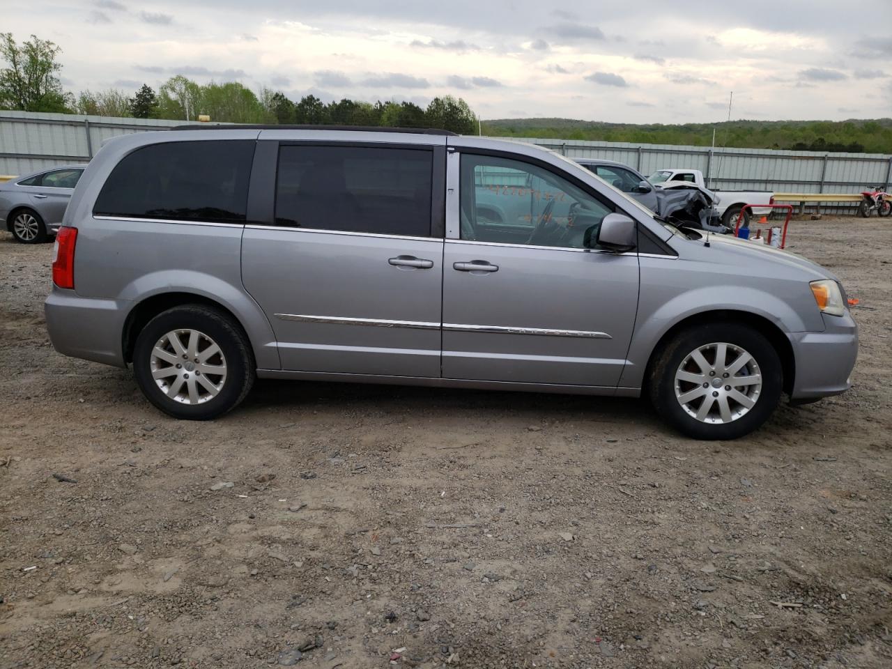Photo 9 from auction – 2014 CHRYSLER TOWN & COU with VIN 2C4RC1BG8ER435862