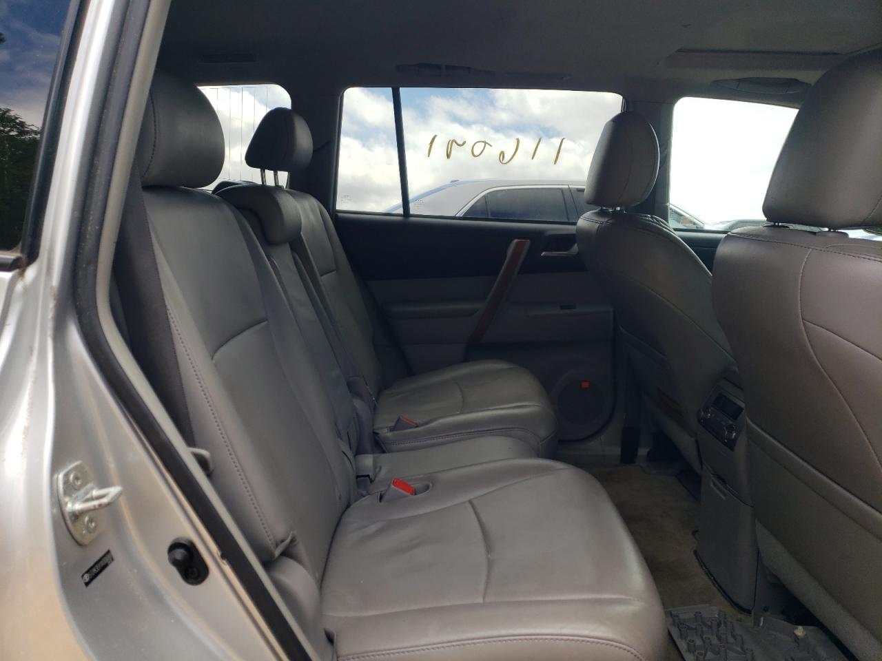 Photo 6 from auction – 2010 TOYOTA HIGHLANDER with VIN 5TDYK3EH1AS006840