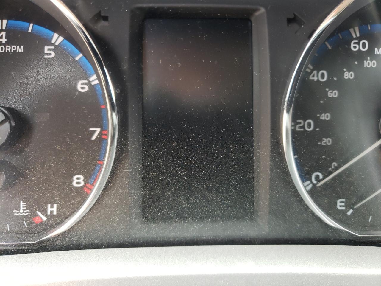 Photo 8 from auction – 2016 TOYOTA RAV4 XLE with VIN 2T3WFREV5GW272714