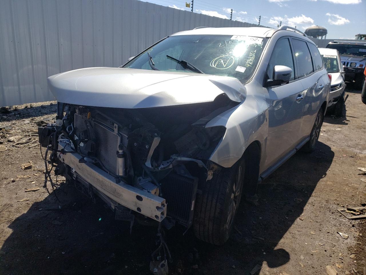 Photo 2 from auction – 2017 NISSAN PATHFINDER with VIN 5N1DR2MM3HC909307